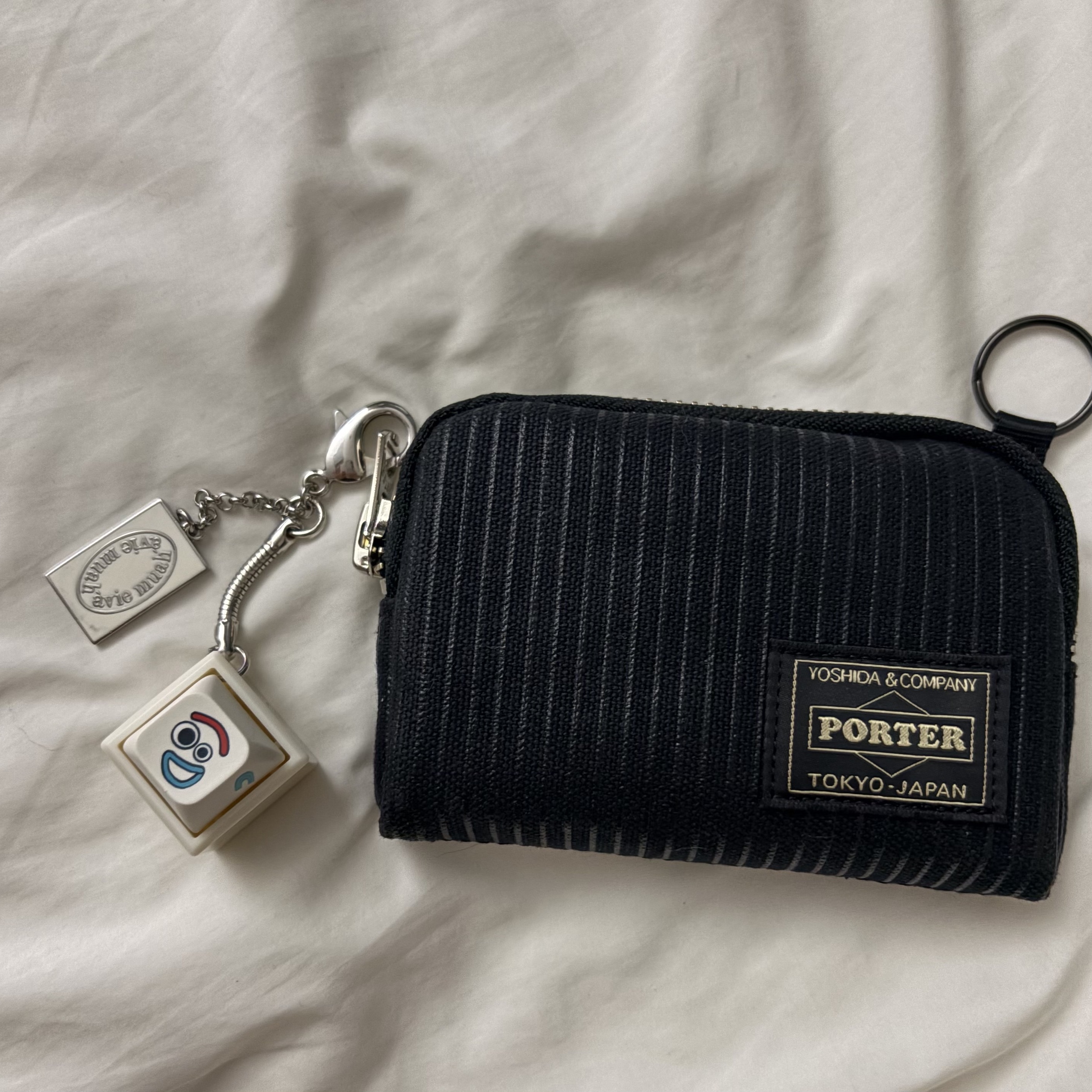 Porter Drawing Coin Key Case Black 착용 스타일 - 1