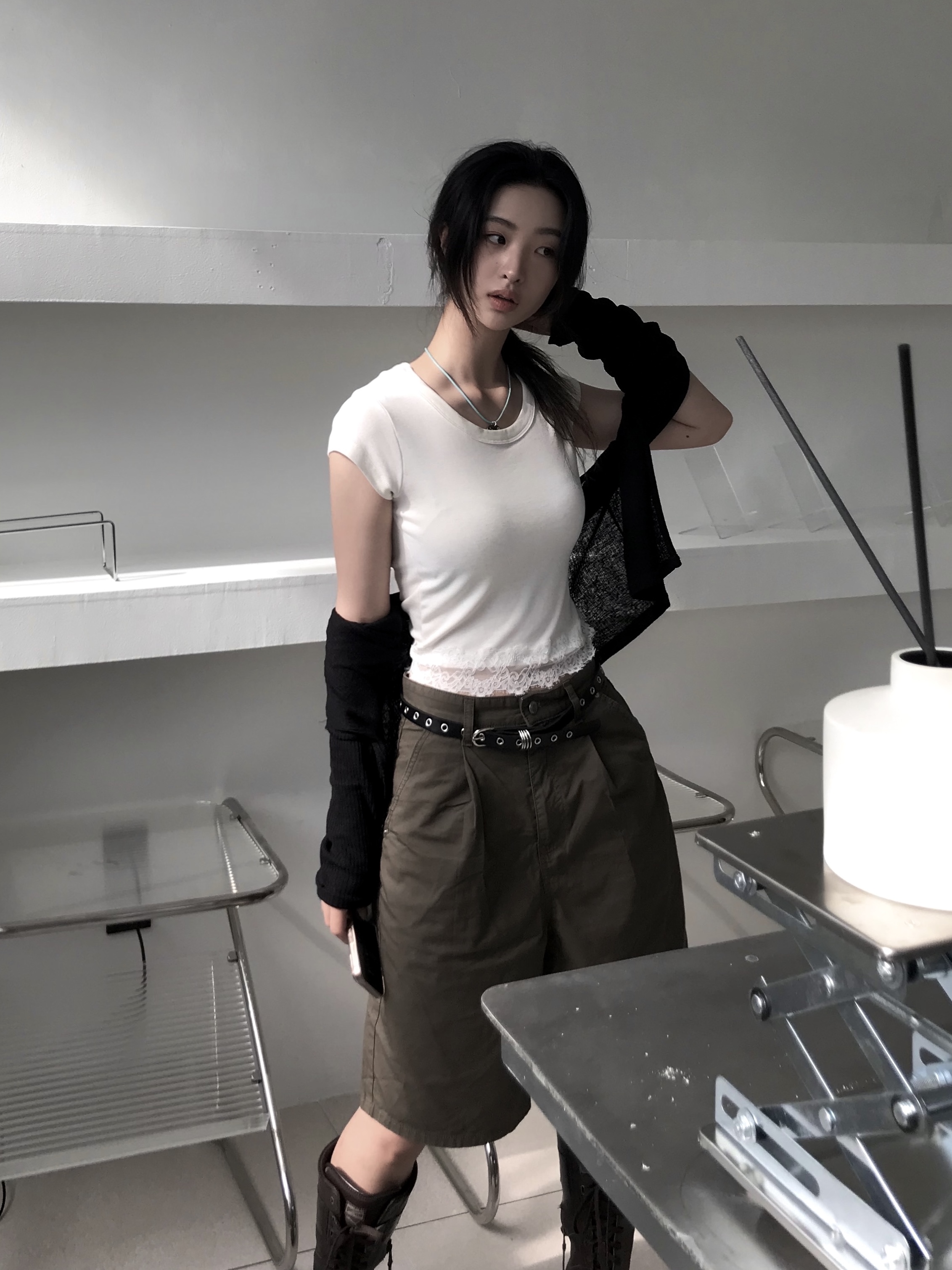 PHOS333 W Slim Fit Lace T-Shirt Ivory 착용 스타일 - 6