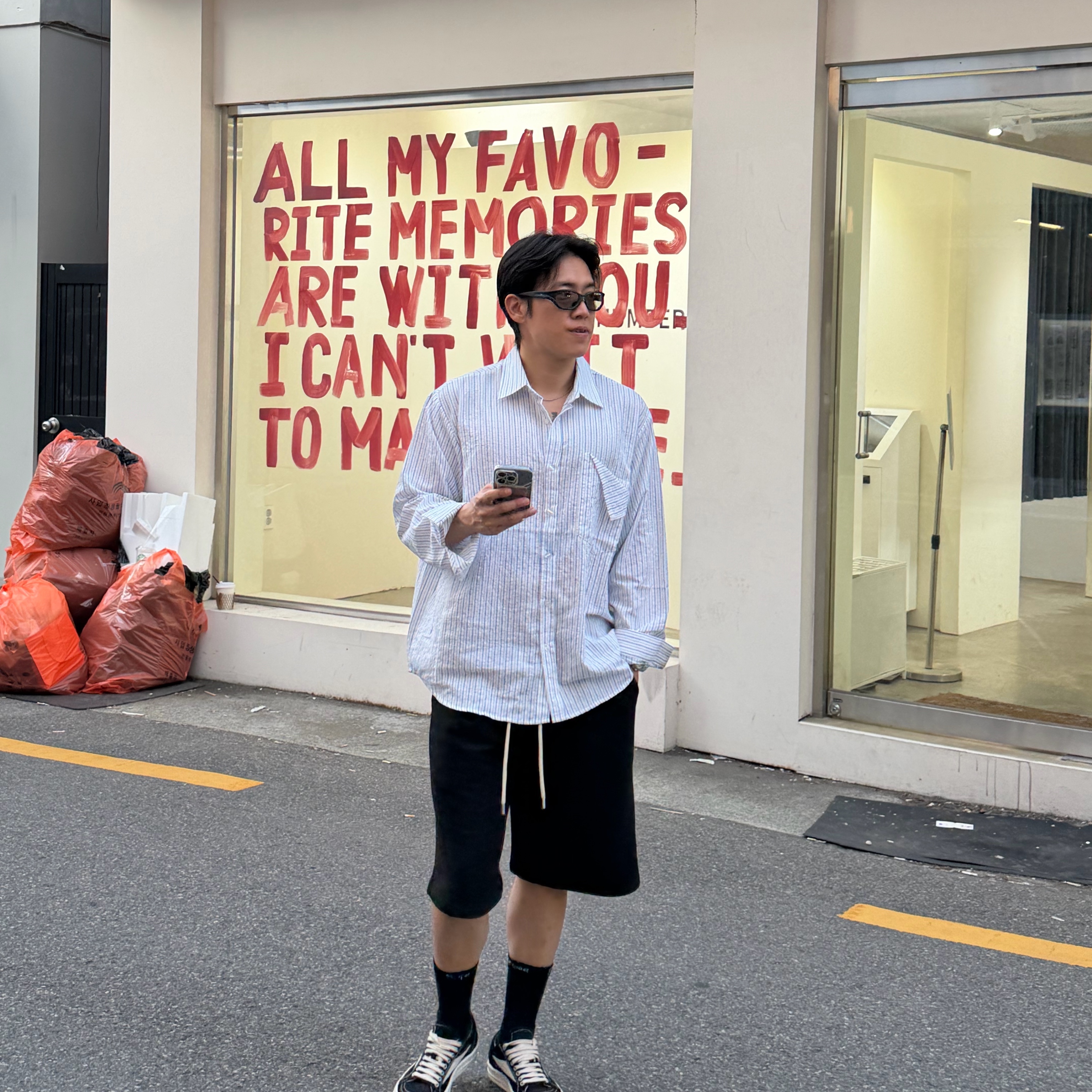 Supreme Hanes Crew Socks Black (4 Pack), Rick Owens Drkshdw Vintage Sneakers Black Milk 착용 스타일 - 2