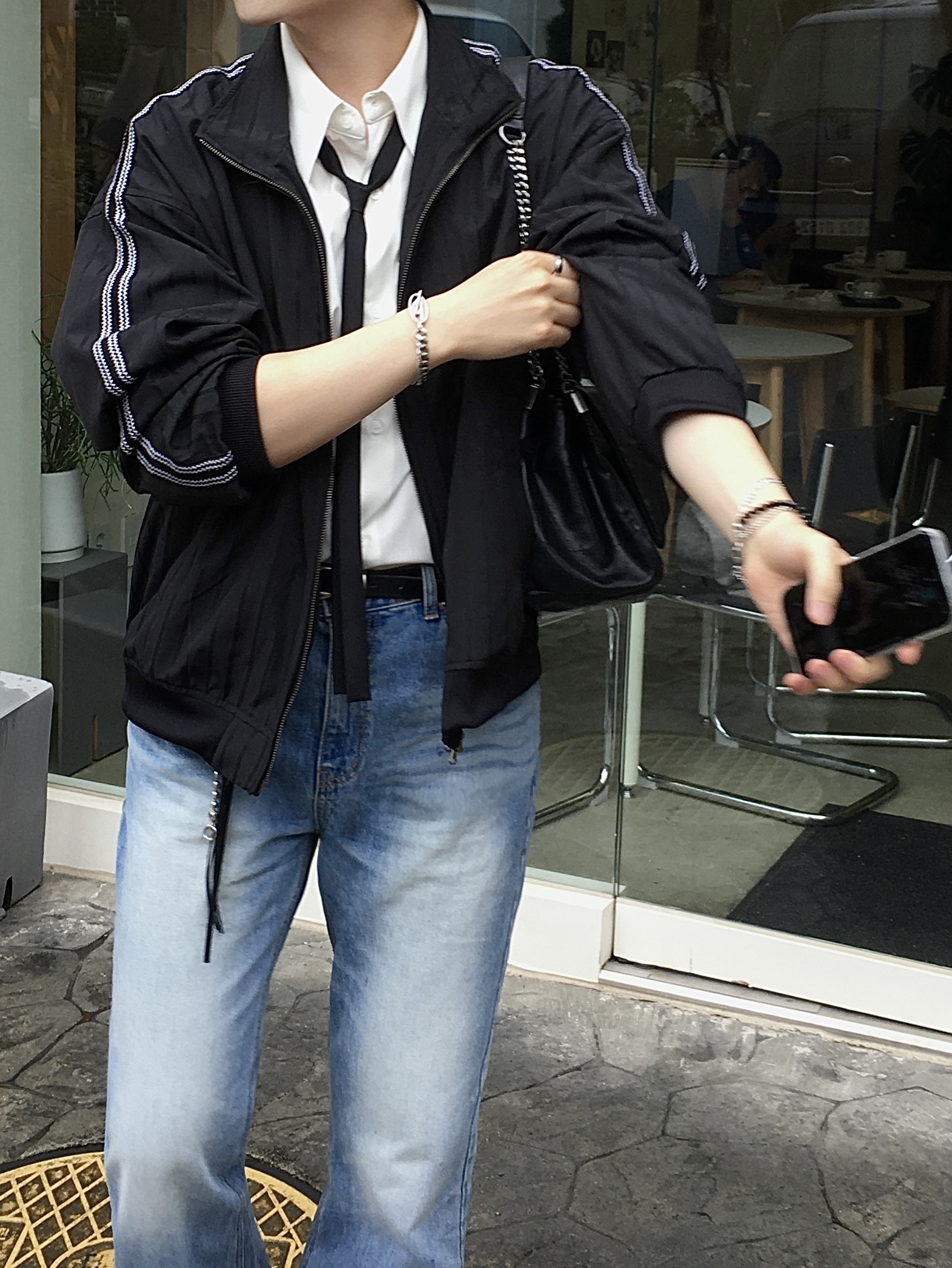 Zara Rock Style Flap Shoulder Bag Black 착용 스타일 - 3