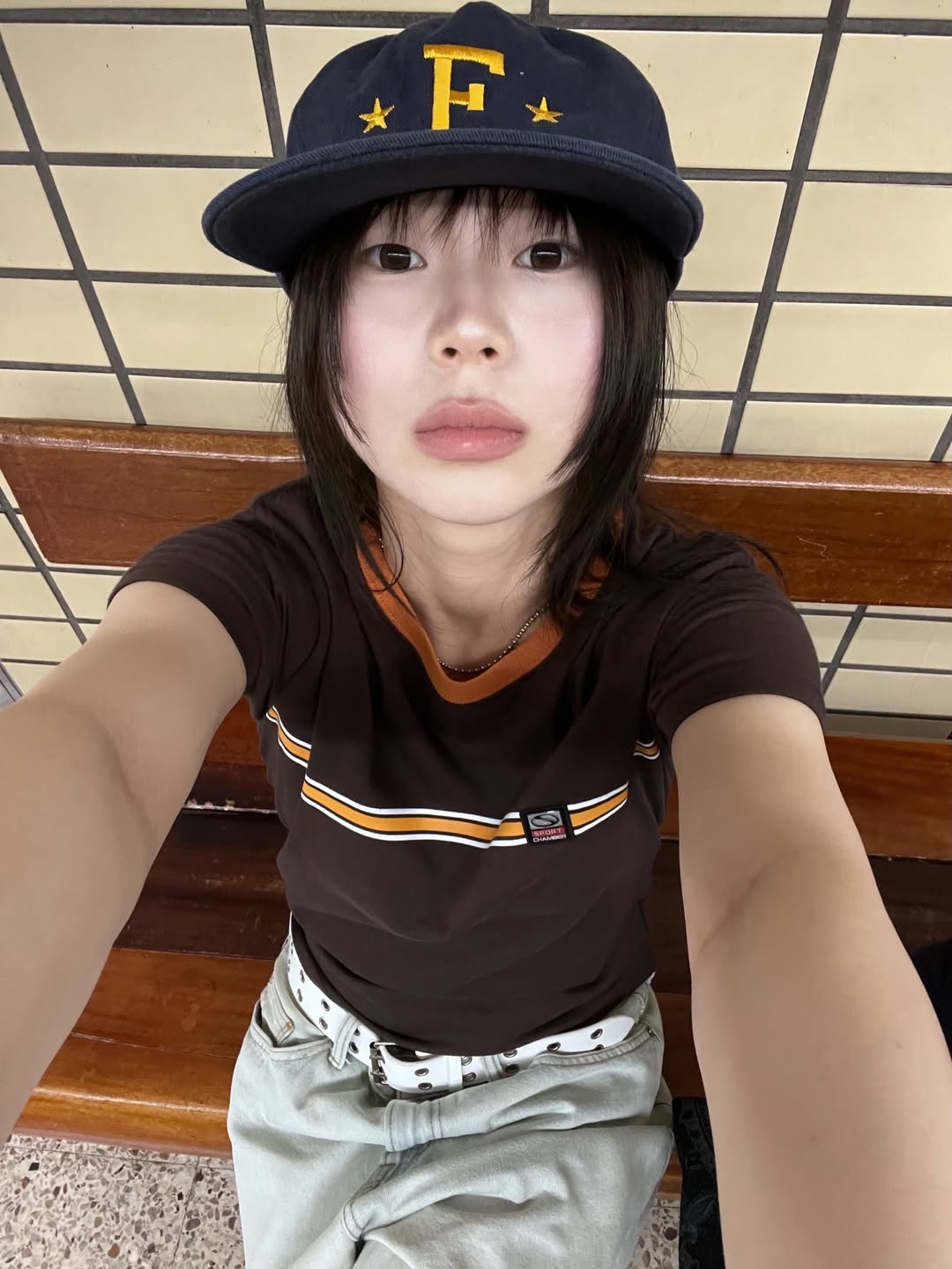 SPORT CHAMBER Women Glide Short-Sleeve T-Shirt Brown 착용 스타일 - 2
