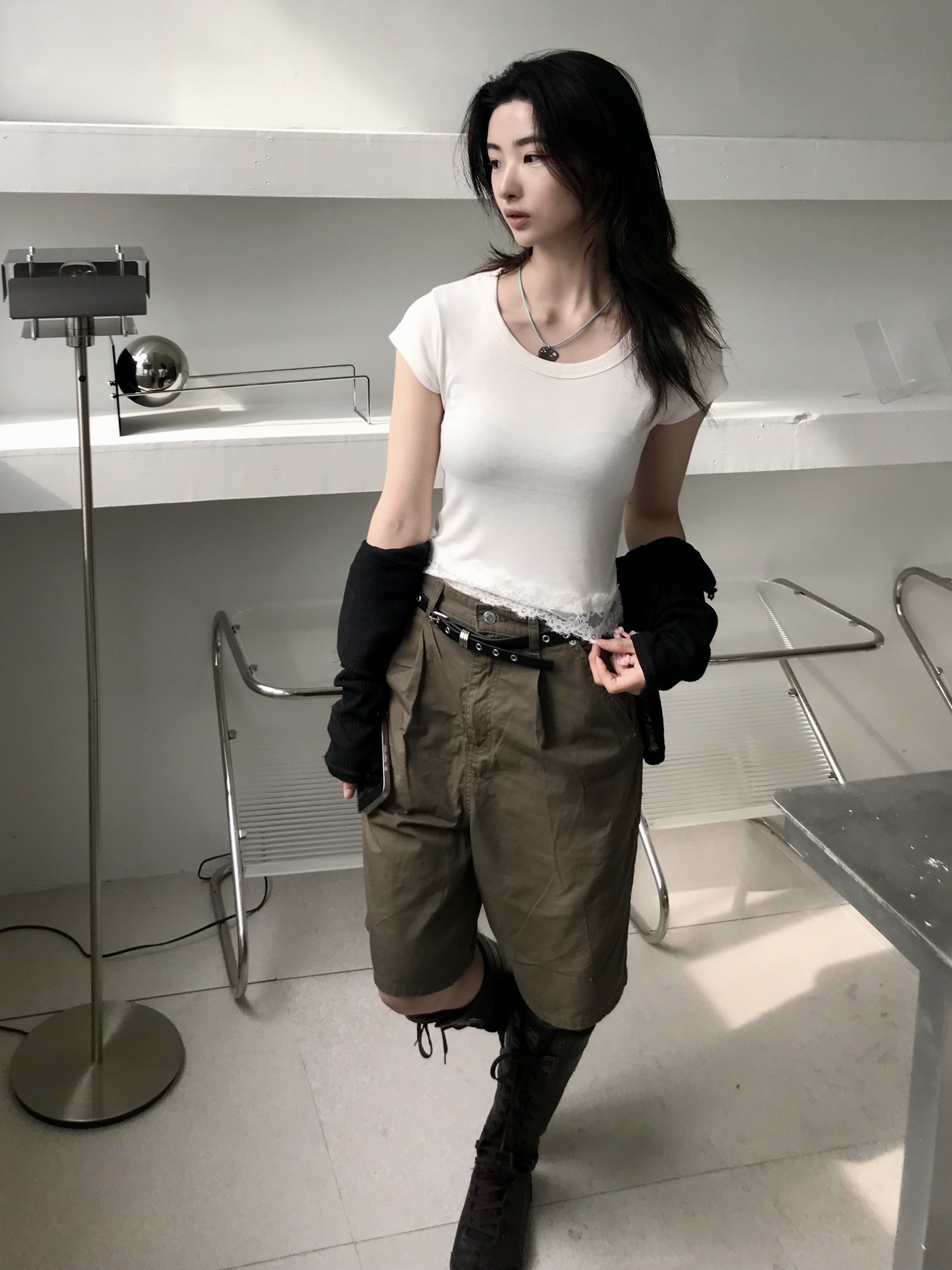 PHOS333 W Slim Fit Lace T-Shirt Ivory 착용 스타일 - 5