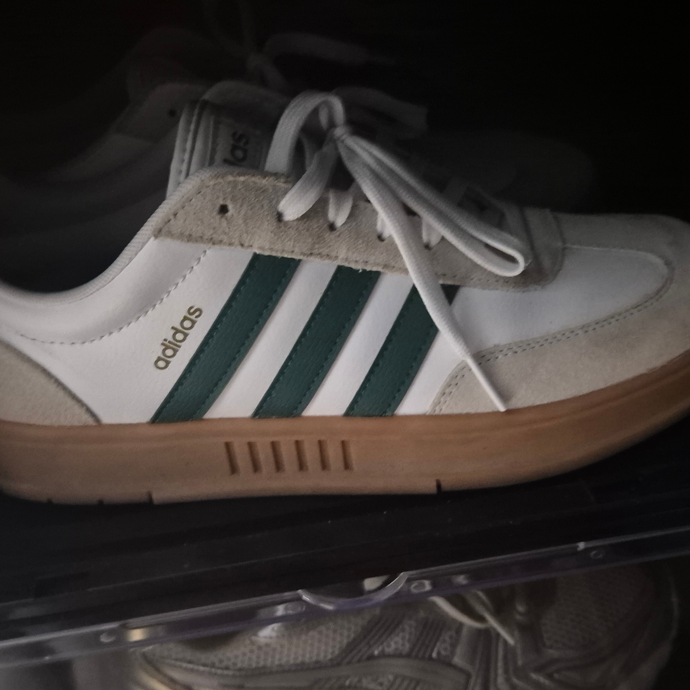 Adidas Gradas Collegiate Green 착용 스타일
