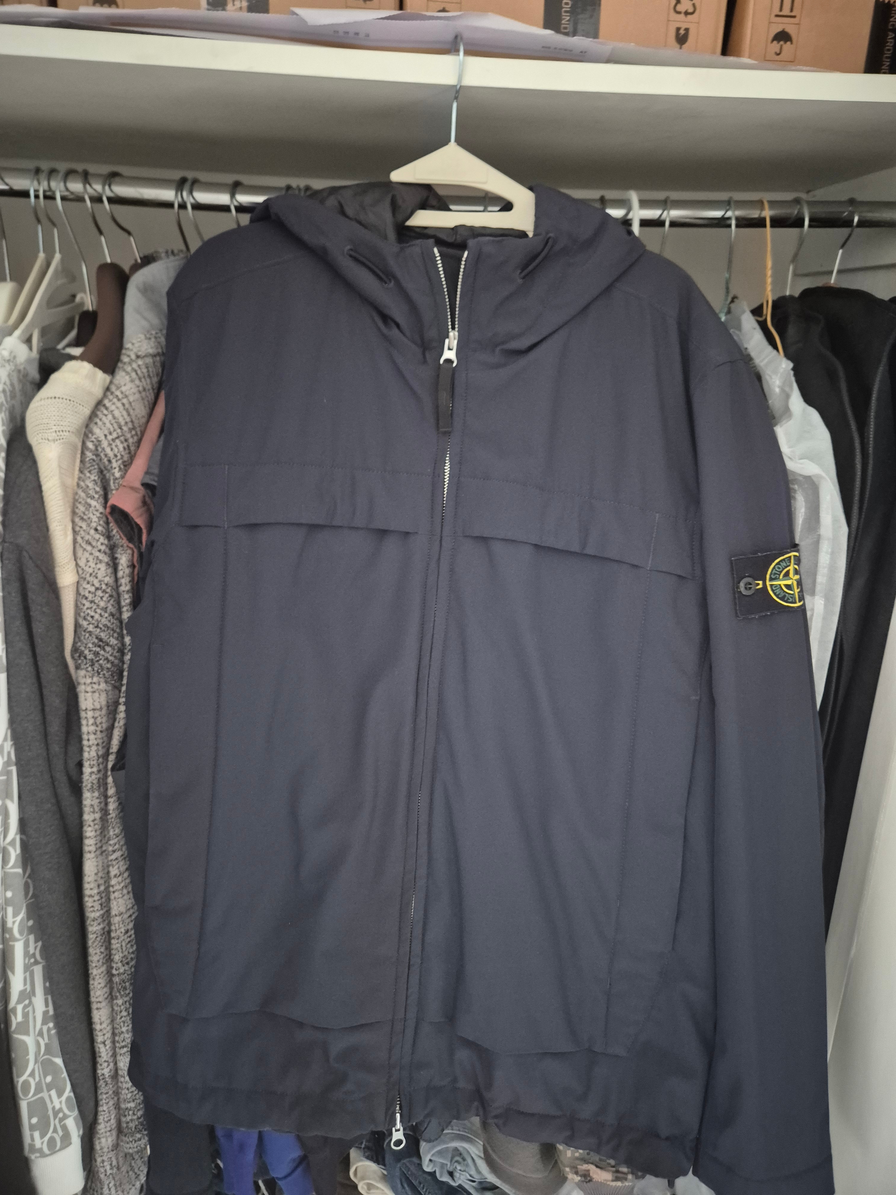 Stone Island 41427 Soft Shell Hooded Jacket Navy Blue - 21FW 착용 스타일