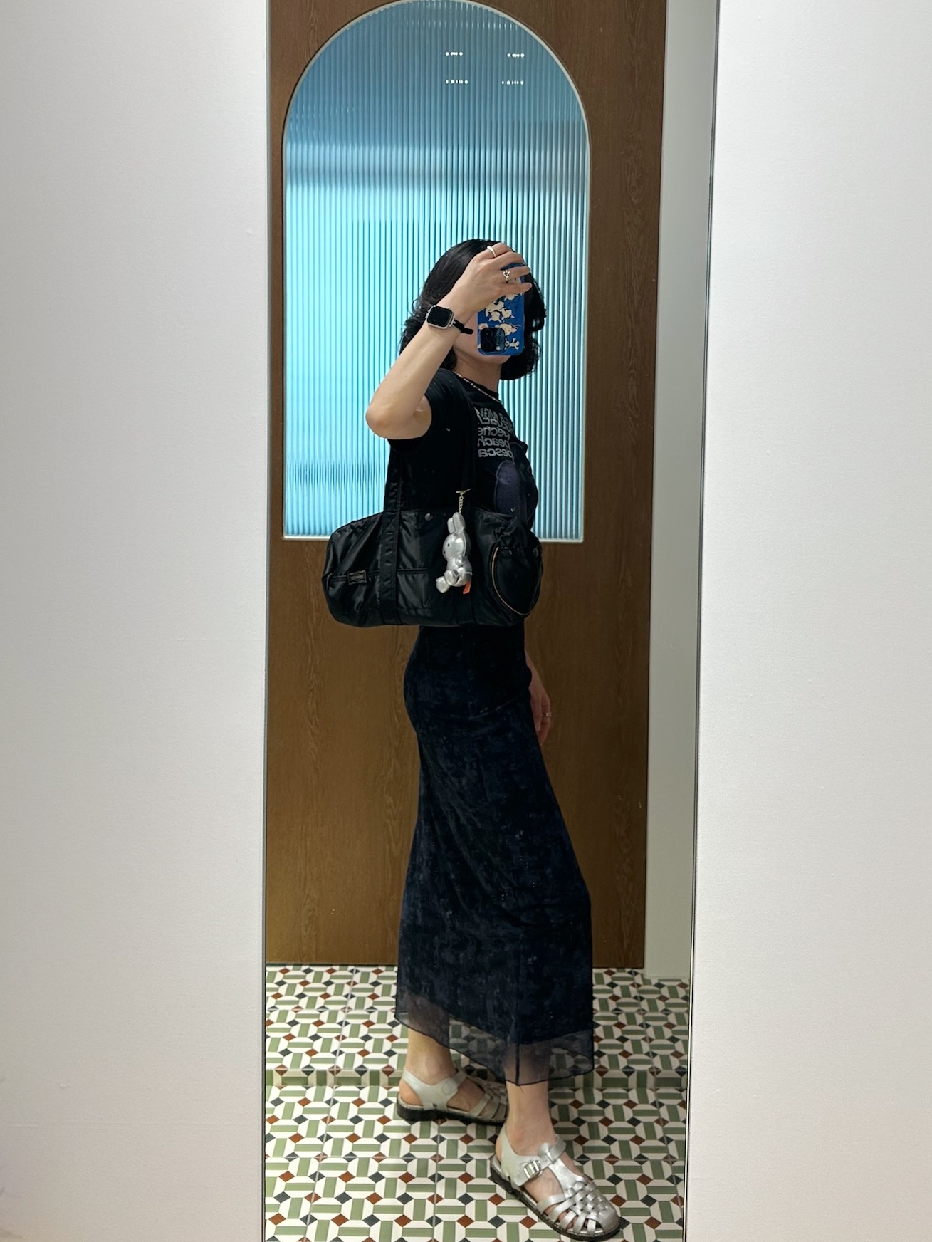 Porter Tanker Duffle Bag L Black 착용 스타일 - 4