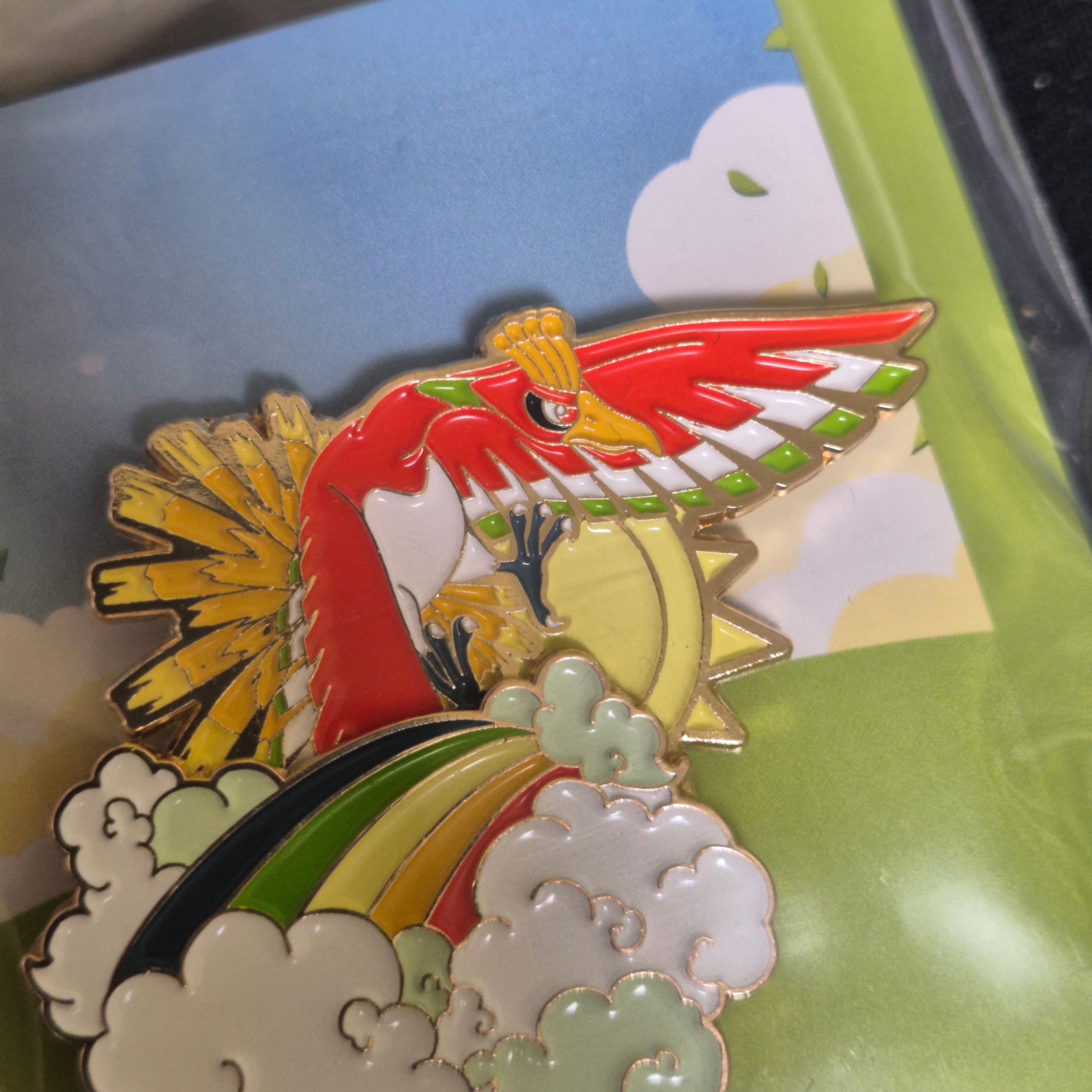 Pokemon x Isaac Toast Metal Badge Ho-Oh (Opened) 착용 스타일