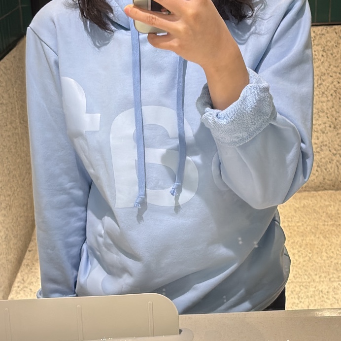 [KREAM 단독] Safarispot Basic Safari Hoodie Sky 착용 스타일