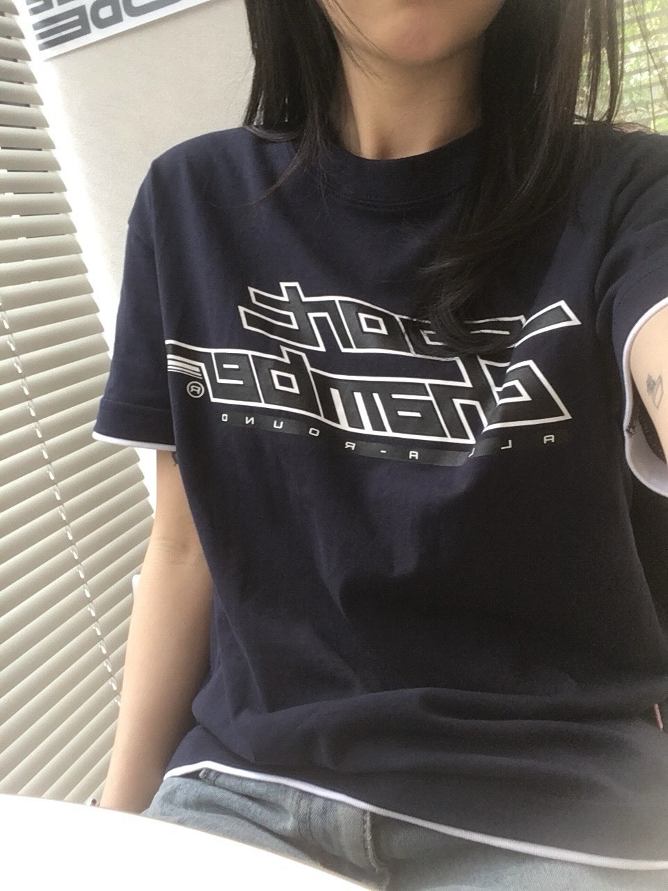 SPORT CHAMBER Pulse Logo T-Shirt Navy 착용 스타일 - 4