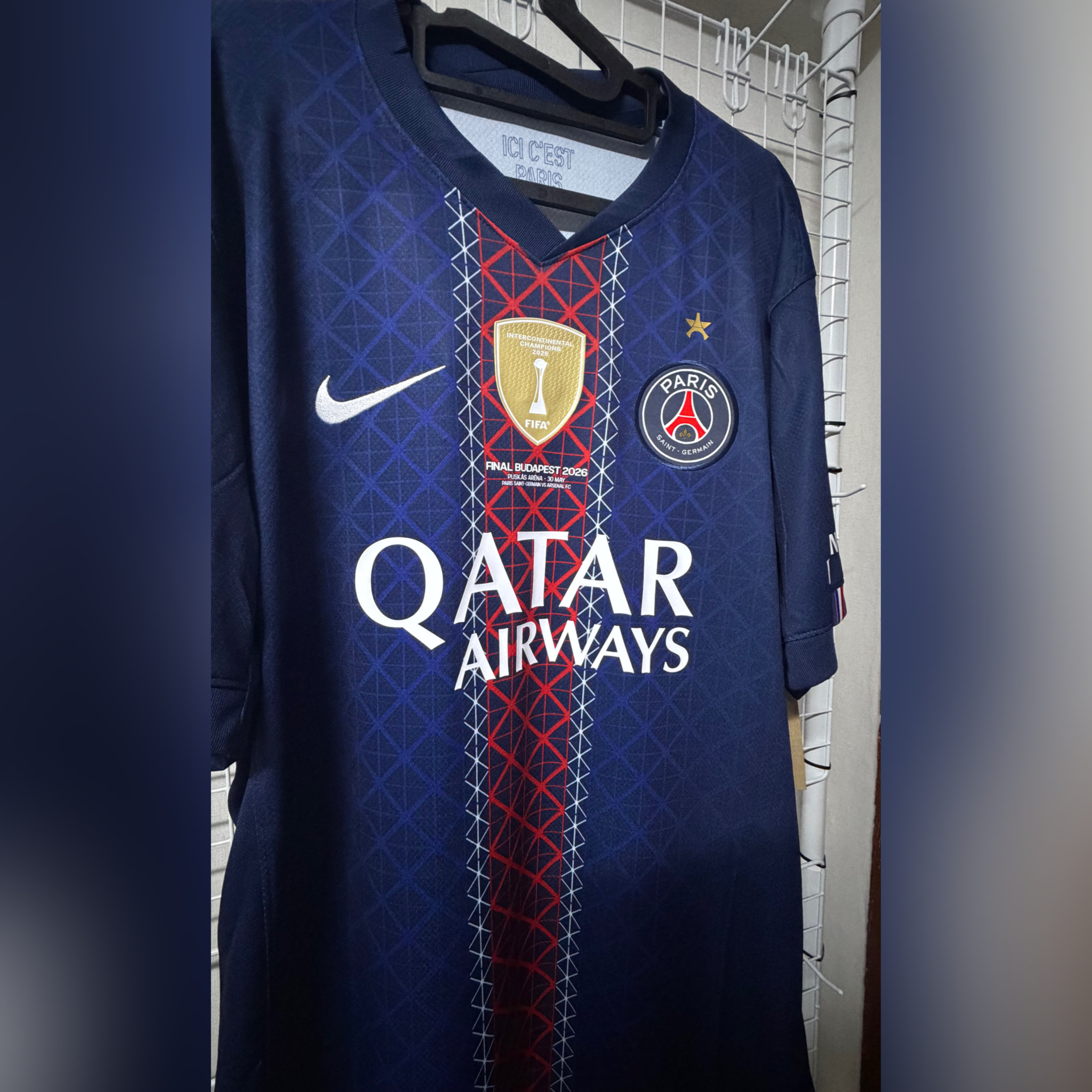 Nike Paris Saint-Germain 2025/26 Stadium Home Dri-Fit Soccer Replica Jersey Midnight Navy (Non Marking Ver.) 착용 스타일 - 1