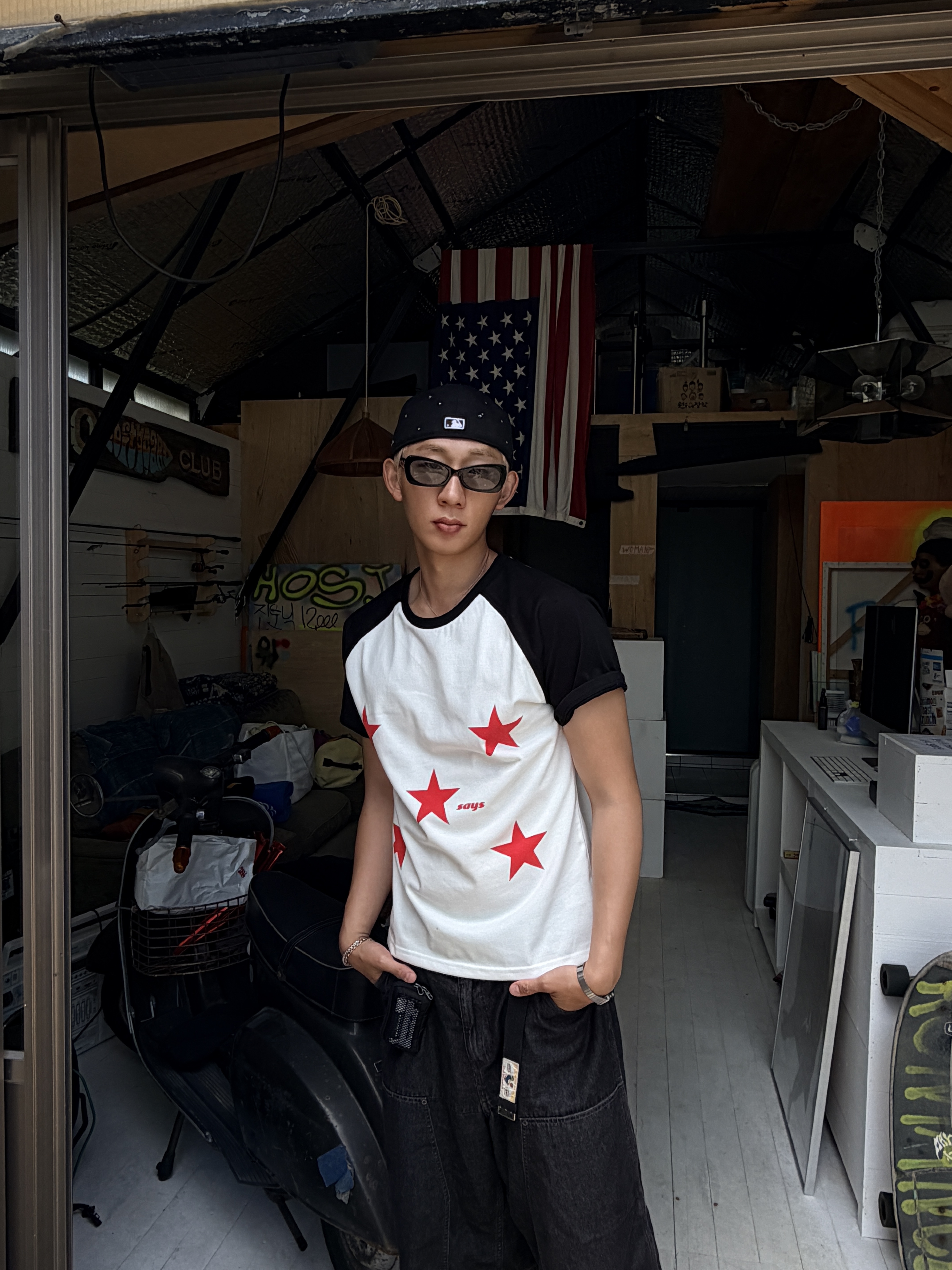 New Era x Fear of God 59FIFTY Chicago White Sox Fitted Cap Black, Zara x Aaron Levine Strap Sandals Green 착용 스타일 - 3