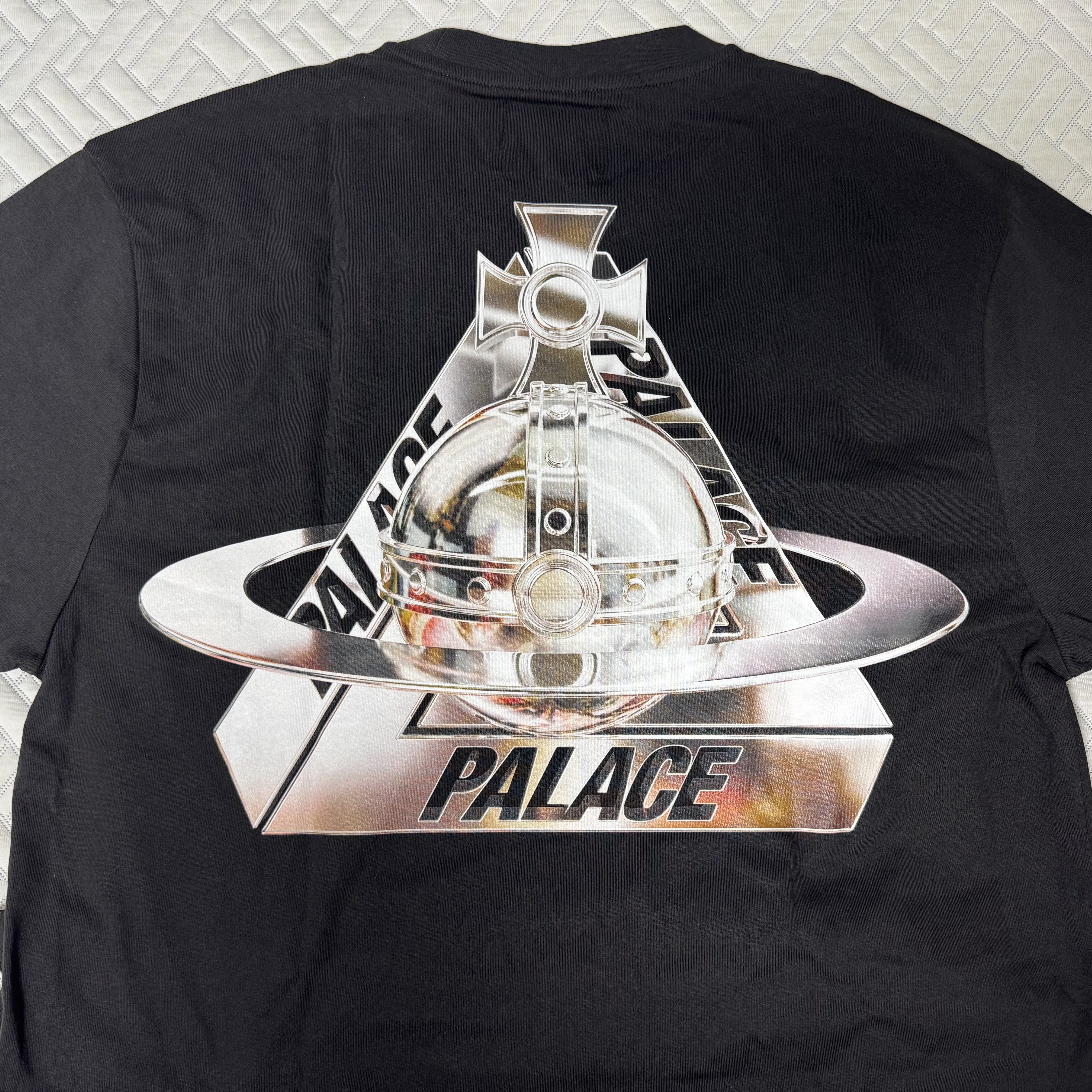Palace x Vivienne Westwood T-Shirt Black - 24FW 착용 스타일