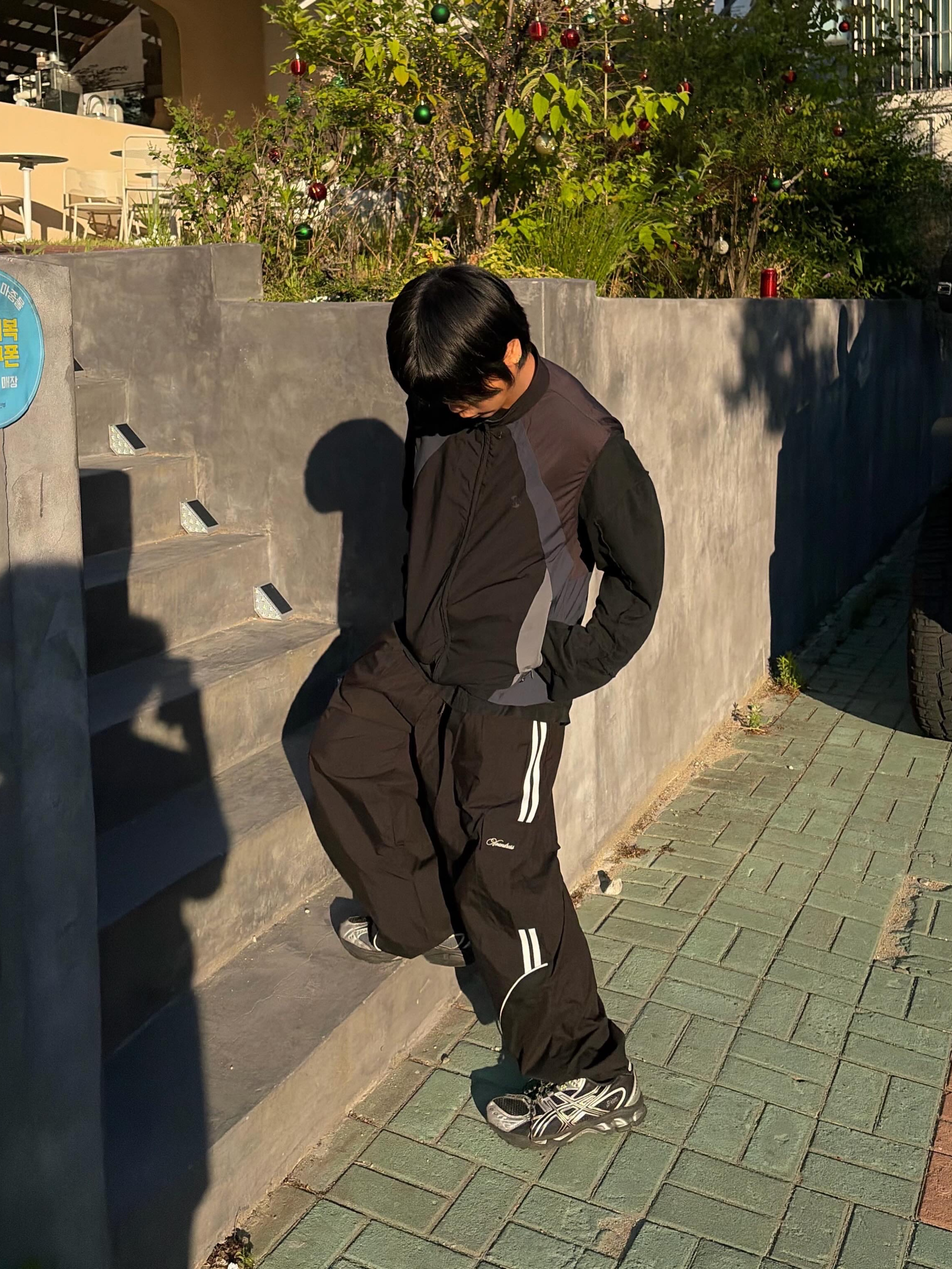 Sansan Gear Conversion Jacket Black - 23SS, Asics Gel-Nimbus 10.1 Black Pure Silver - Korea Exclusive 착용 스타일 - 3