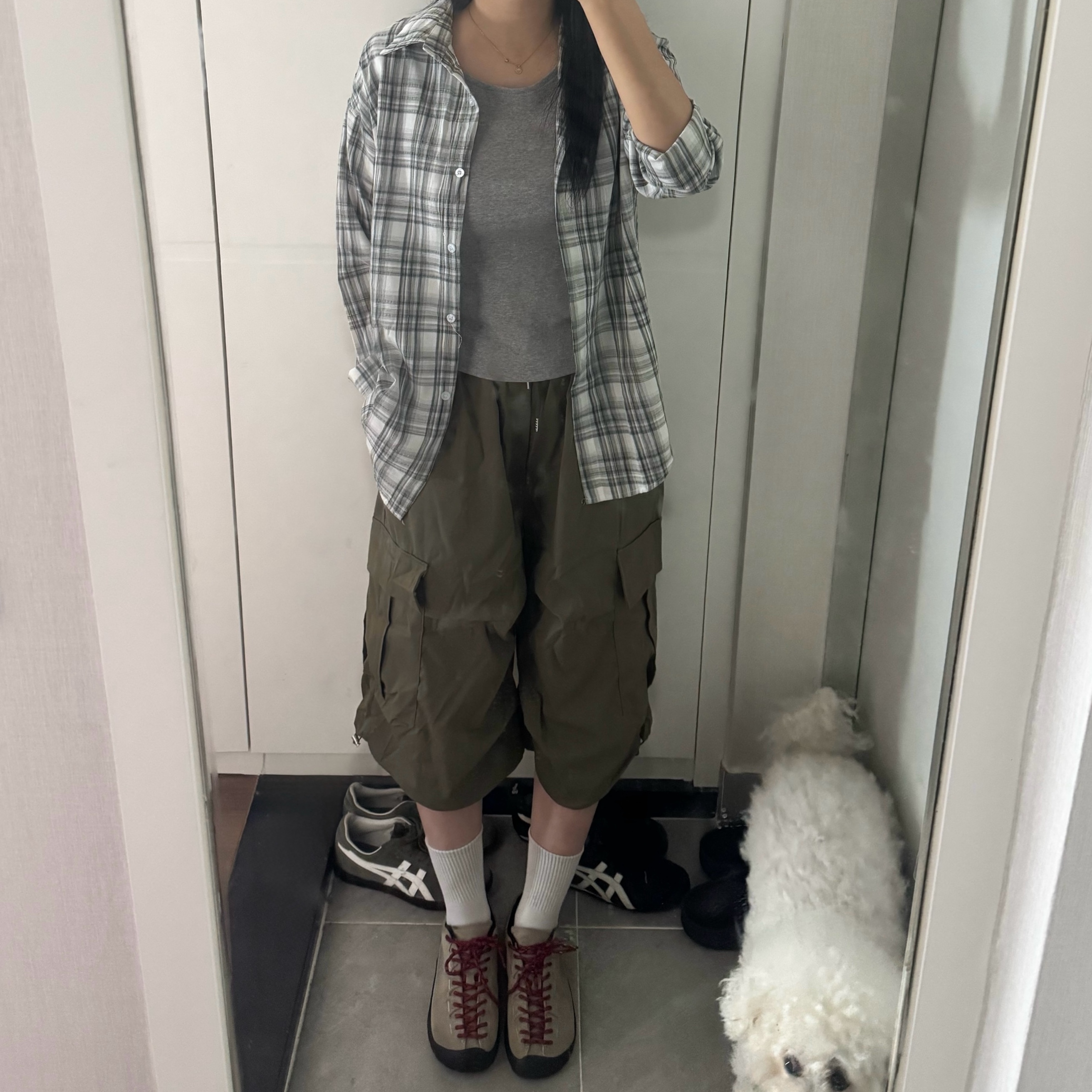 (W) Keen Jasper Suede Sneakers Silver Mink 착용 스타일
