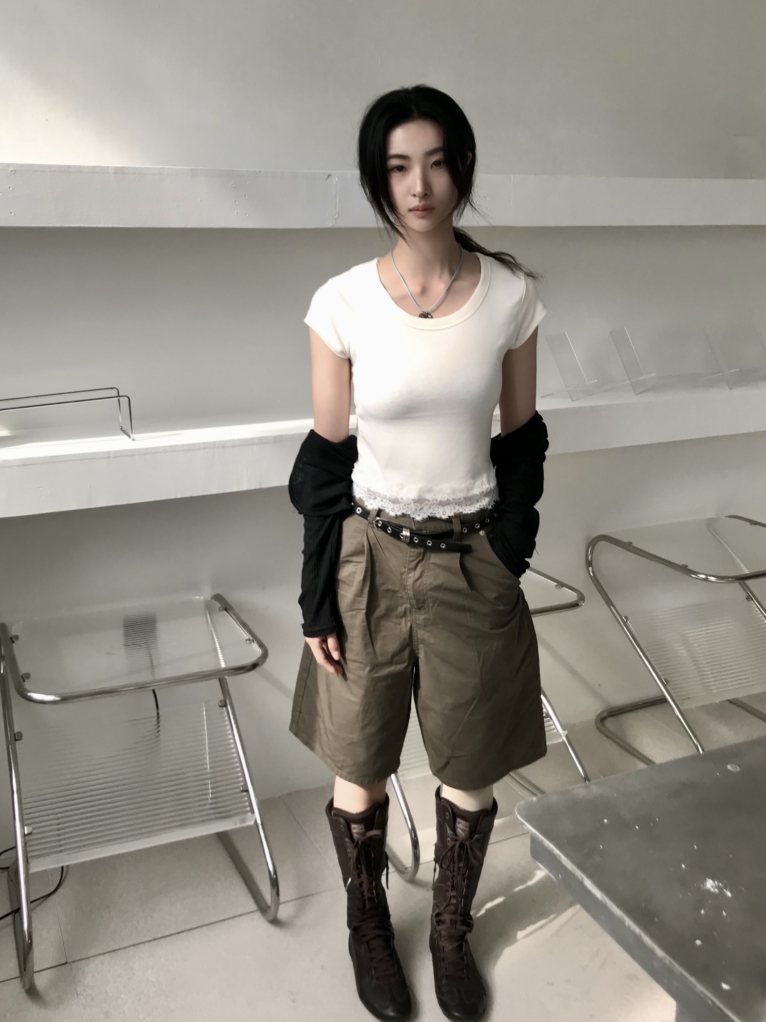PHOS333 W Slim Fit Lace T-Shirt Ivory 착용 스타일 - 4