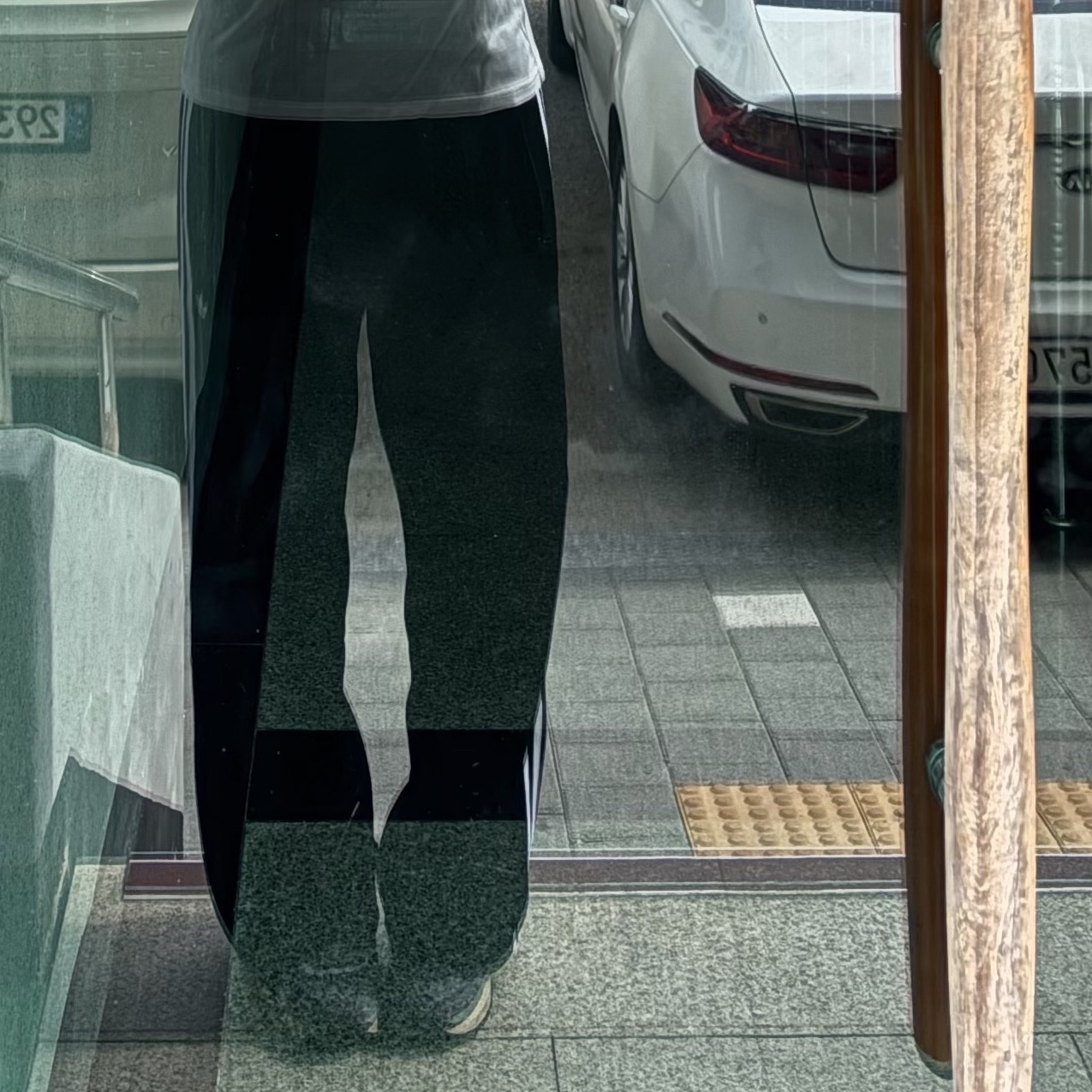 (W) Adidas Adicolor Classic Firebird Loose Track Pants Black - KR Sizing 착용 스타일 - 1