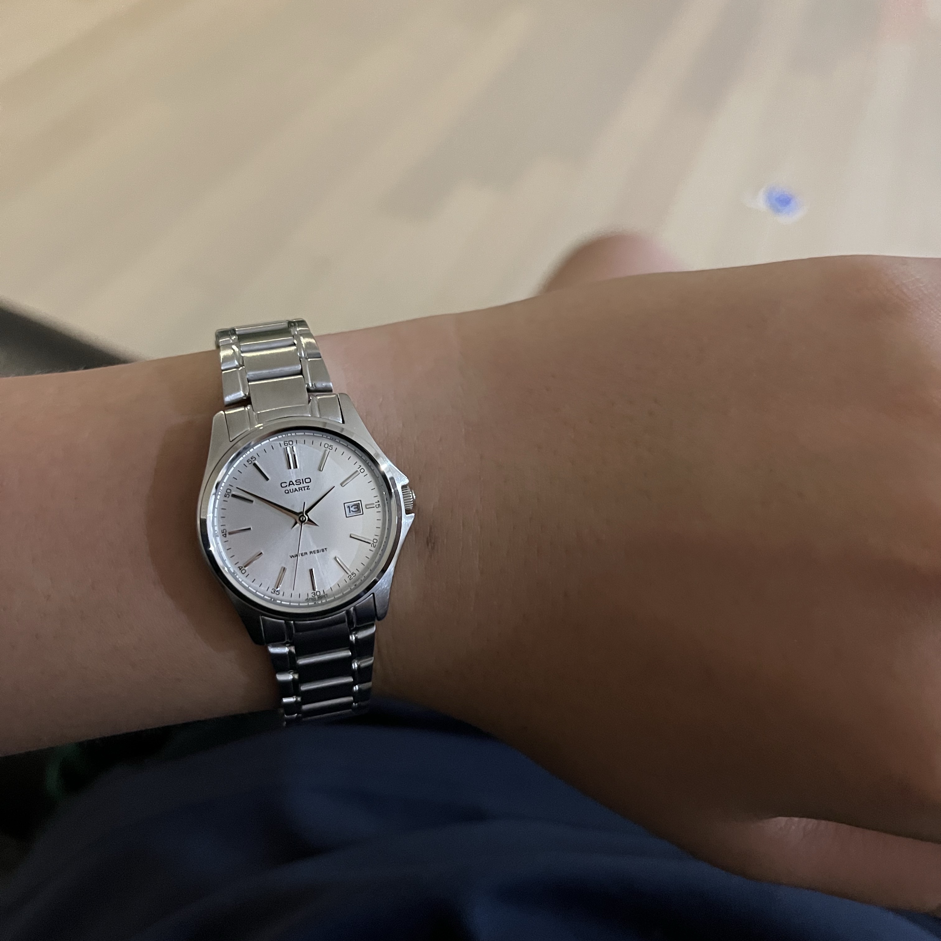 Casio LTP-1183A-7ADF 착용 스타일