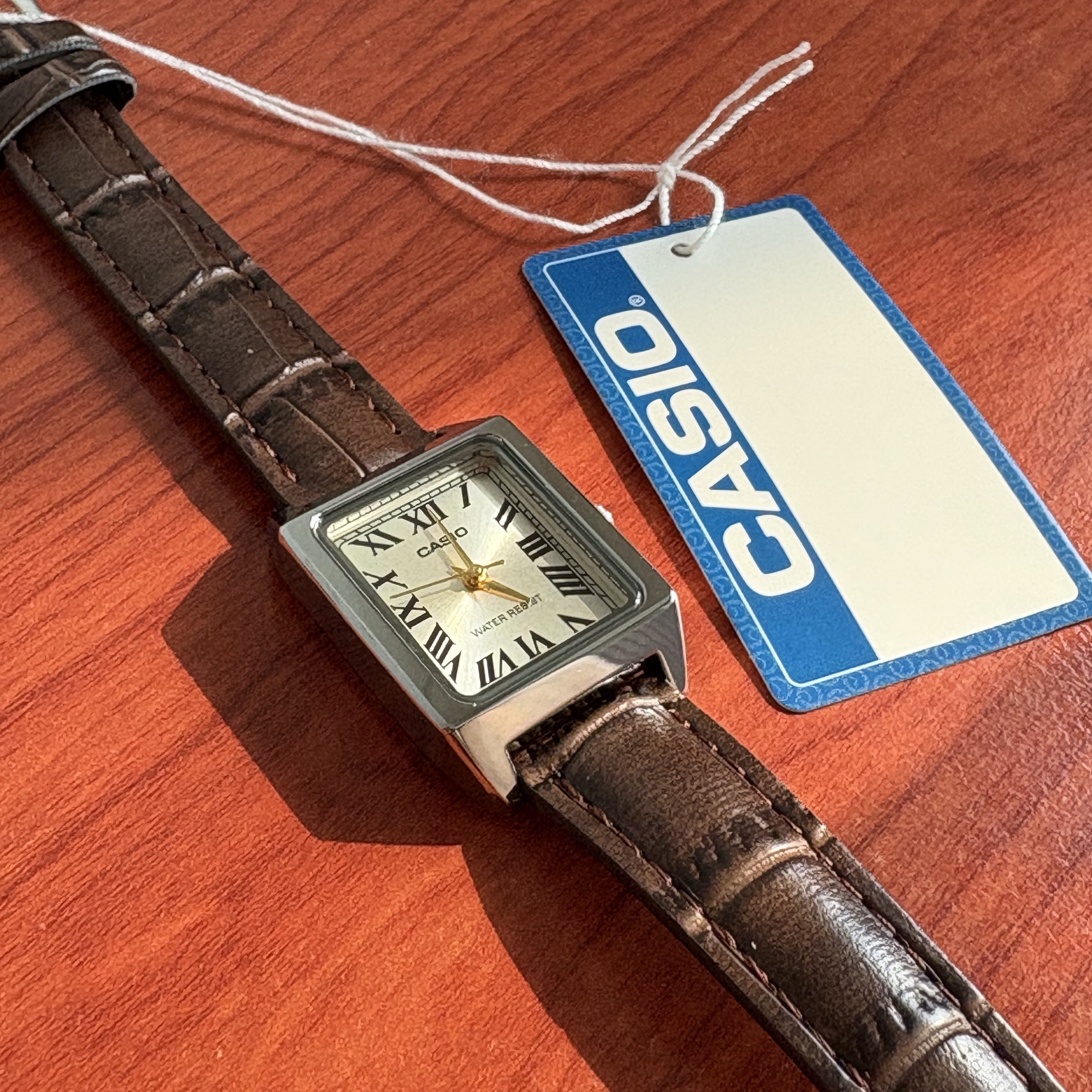 Casio LTP-V007L-9B 착용 스타일
