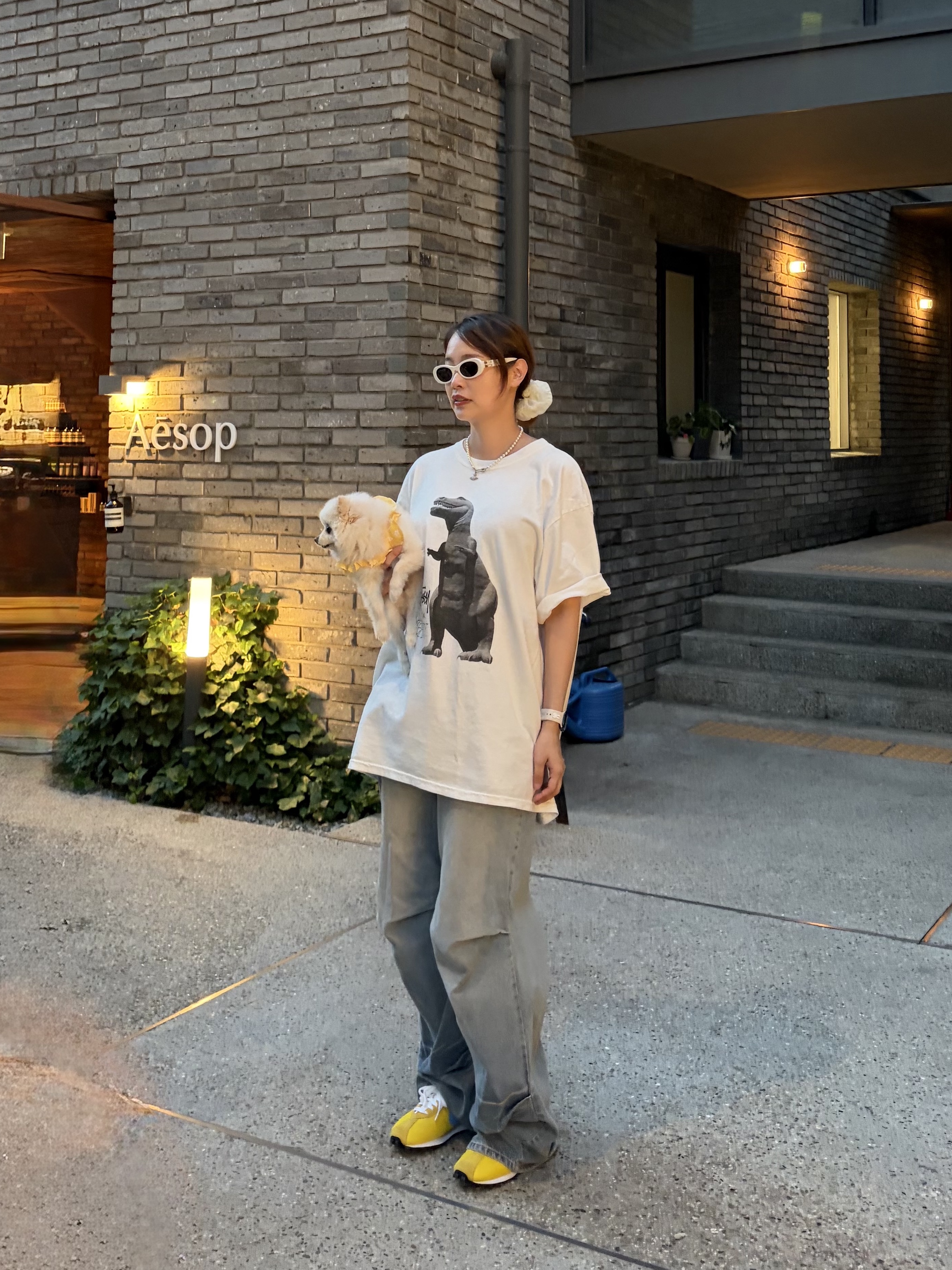 Miu Miu Miu Glimpse Sunglasses Chocolate Brown Lens, (W) Nike LD-1000 Lightning White 착용 스타일 - 4