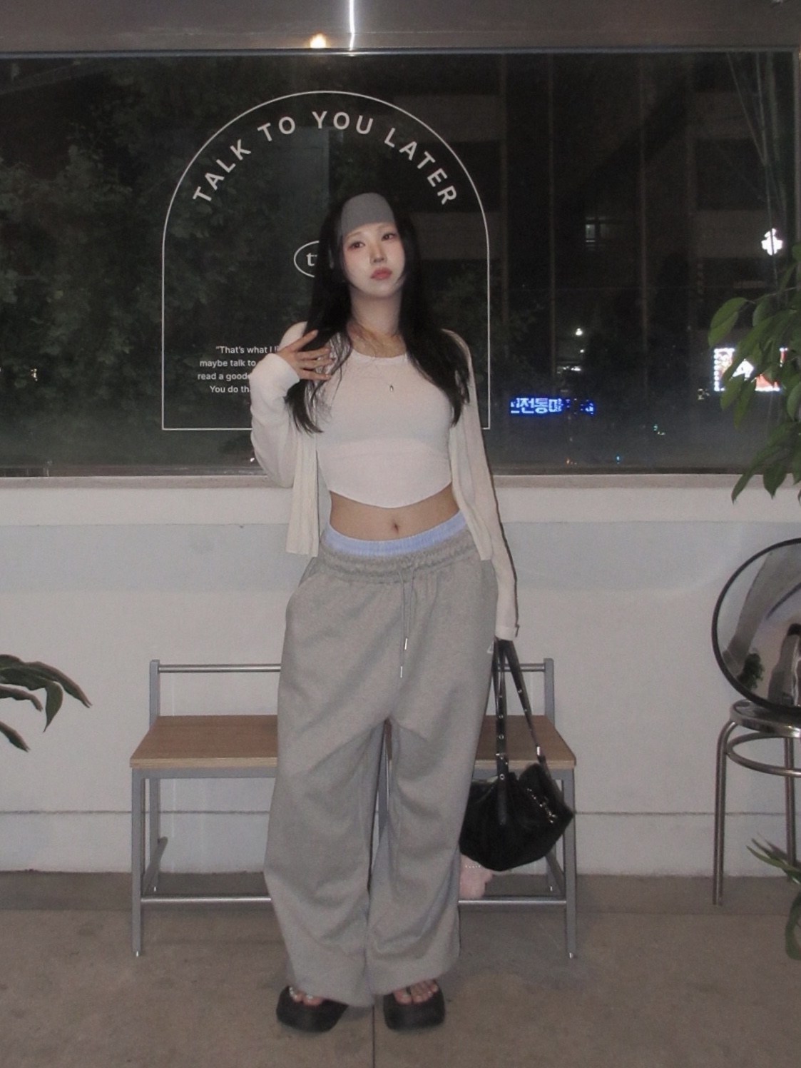SLEEKGLOW Love Emoji Check Layered Sweatpants Gray 착용 스타일 - 3