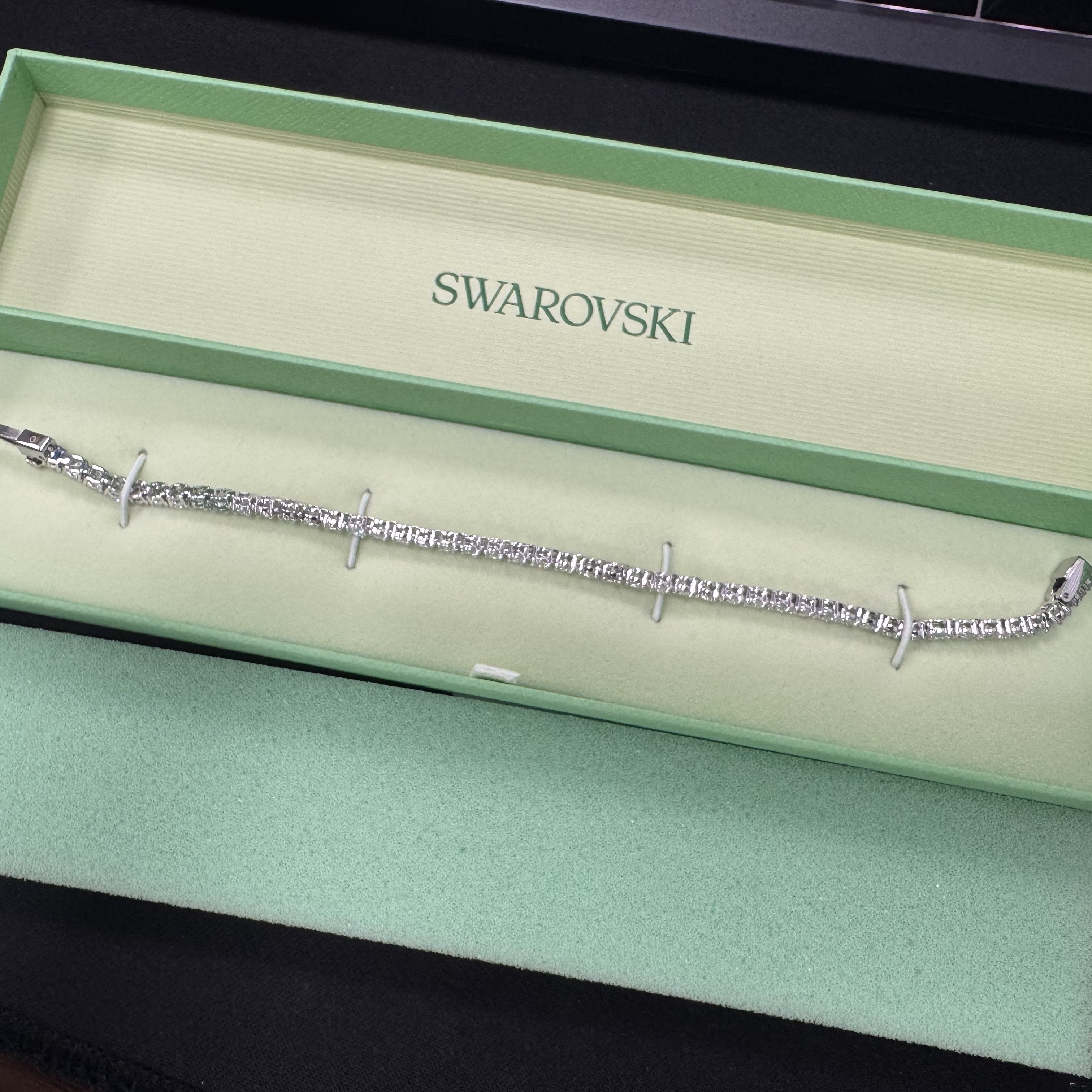 (W) Swarovski Matrix Tennis Bracelet White Rhodium Plated 착용 스타일 - 2
