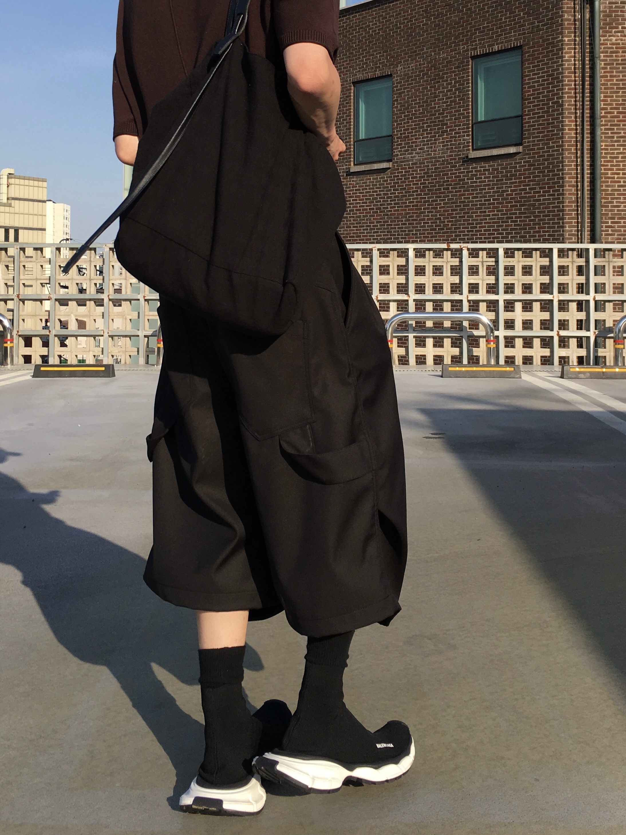 Balenciaga 3XL Sock Recycled Knit Sneakers Black, Kamien x  KOIN SEOUL Bermuda Slacks Black 착용 스타일 - 2