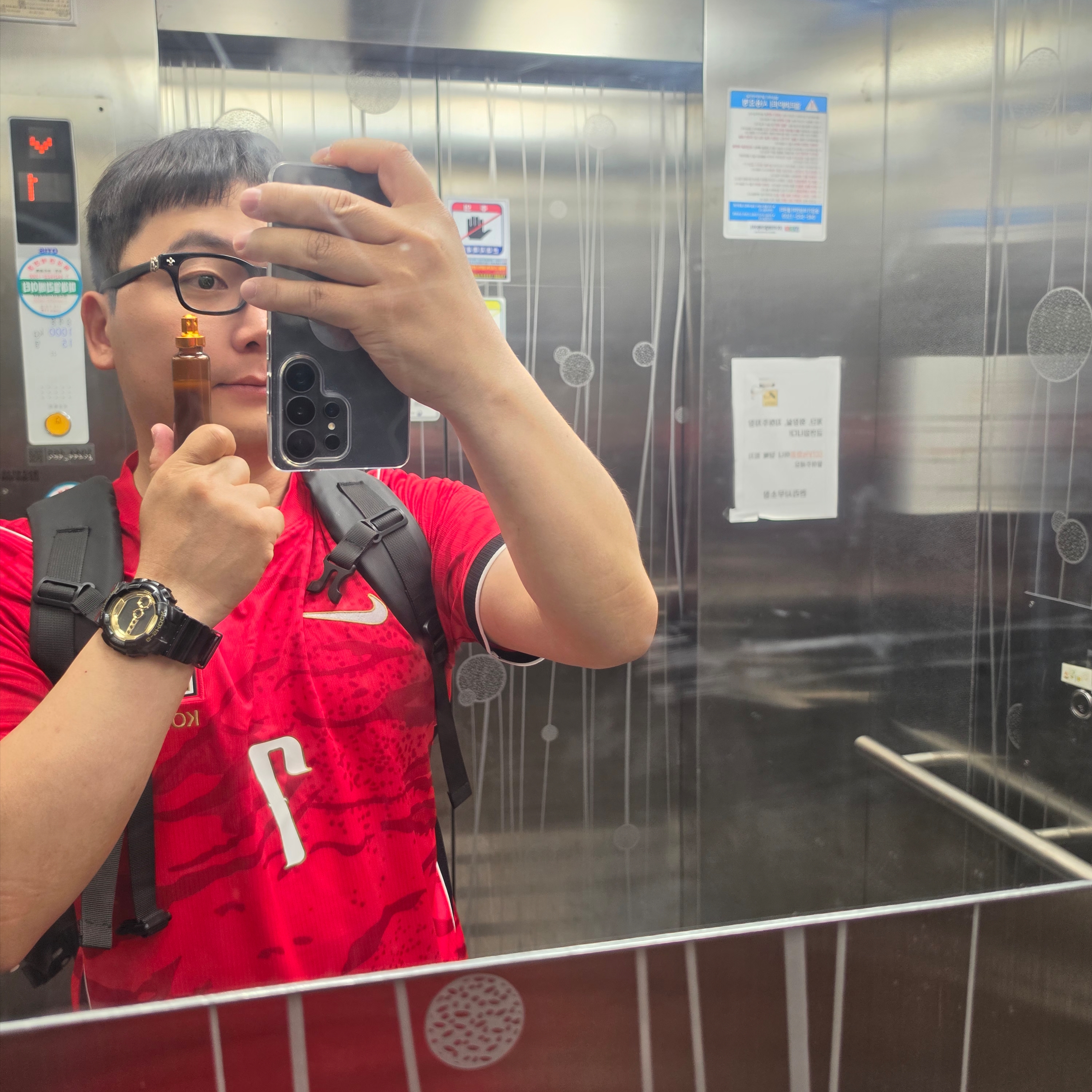 Nike Korea 2026 Stadium Home Dri-Fit Soccer Replica Jersey Global Red Black (Non Marking Ver.) 착용 스타일