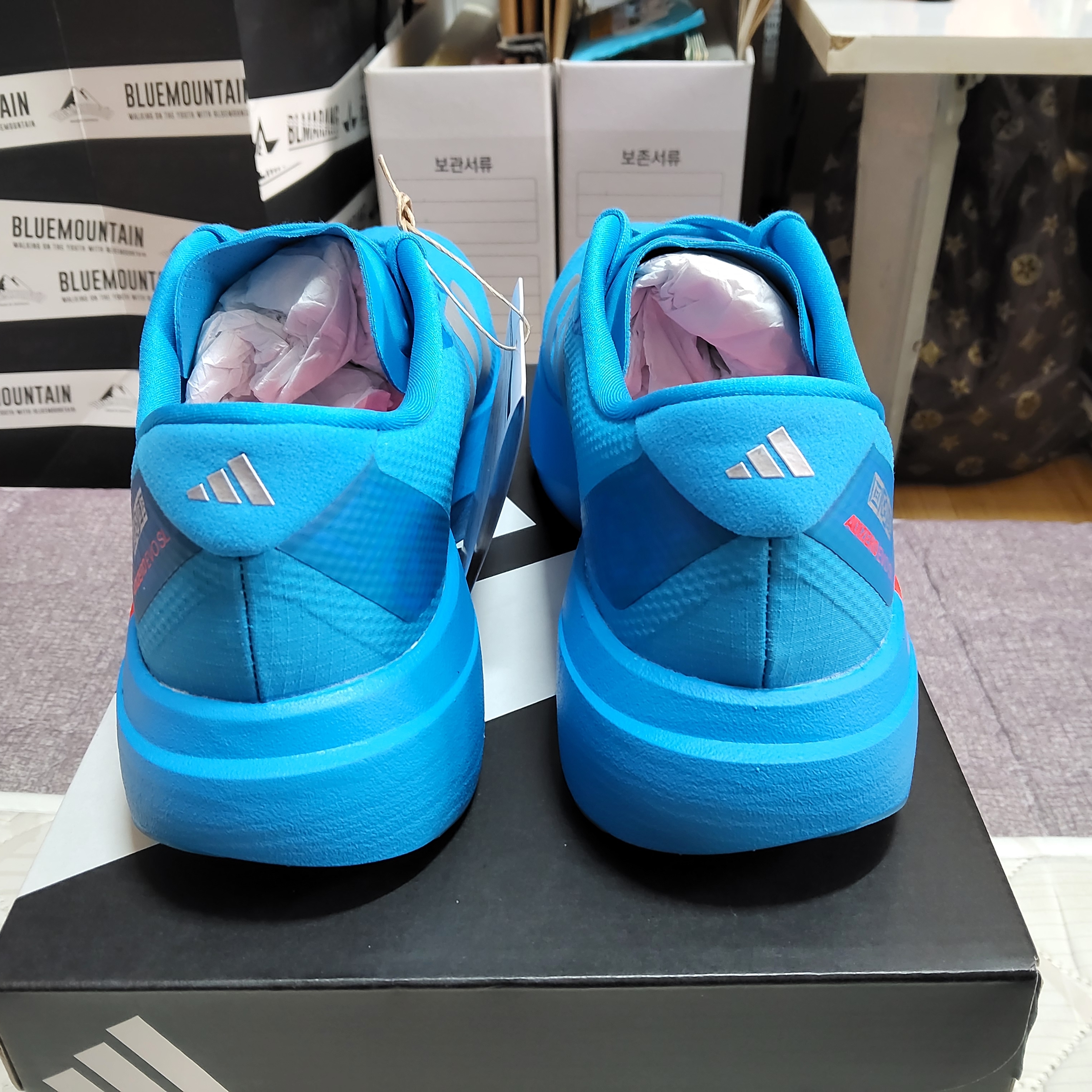 Adidas Adizero EVO SL Woven Solar Blue Silver Metallic 착용 스타일 - 3