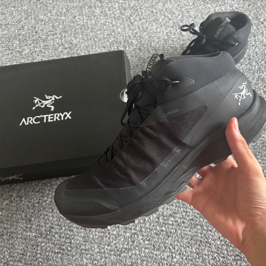 Arc'teryx Aerios Aura Mid Black Silk, Arc'teryx Aerios FL Mid GTX Black 착용 스타일 - 2