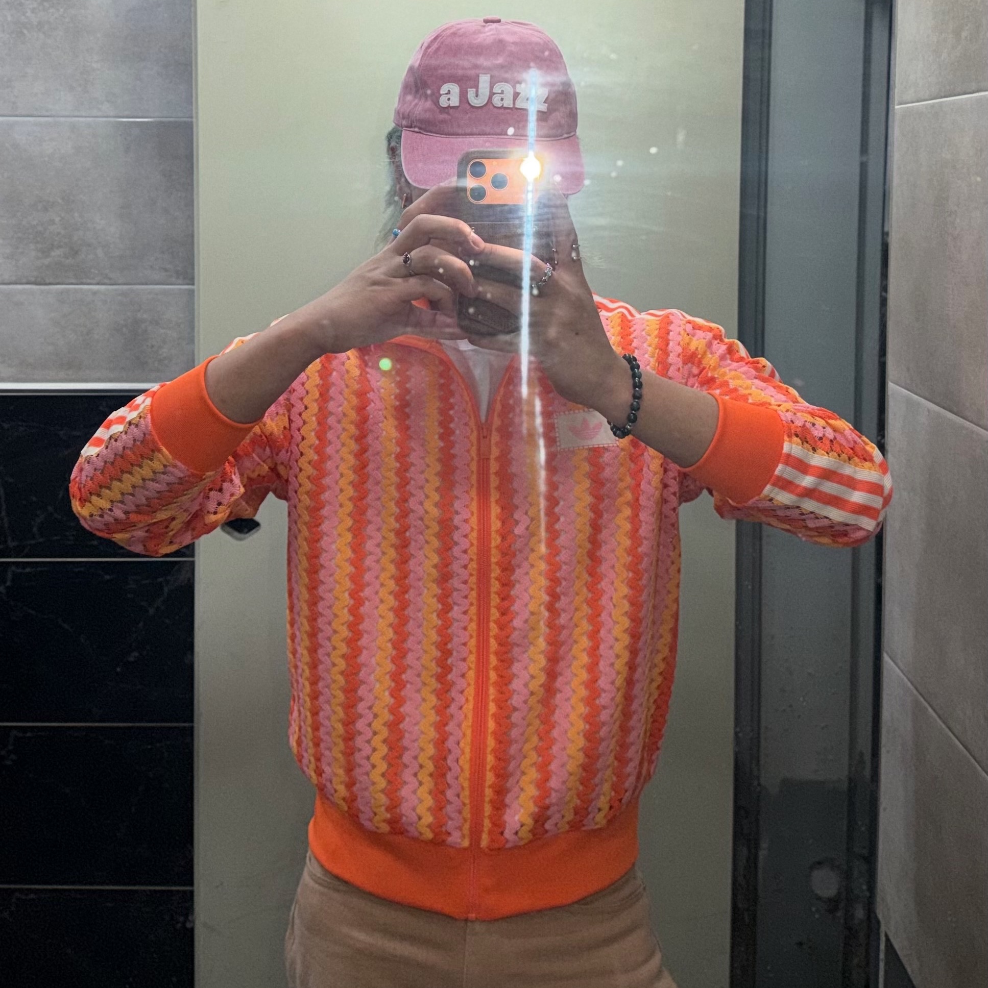 (W) Adidas Originals Summer Glow Firebird Track Top Semi Lucid Fuchsia Hazy Orange - KR Sizing 착용 스타일