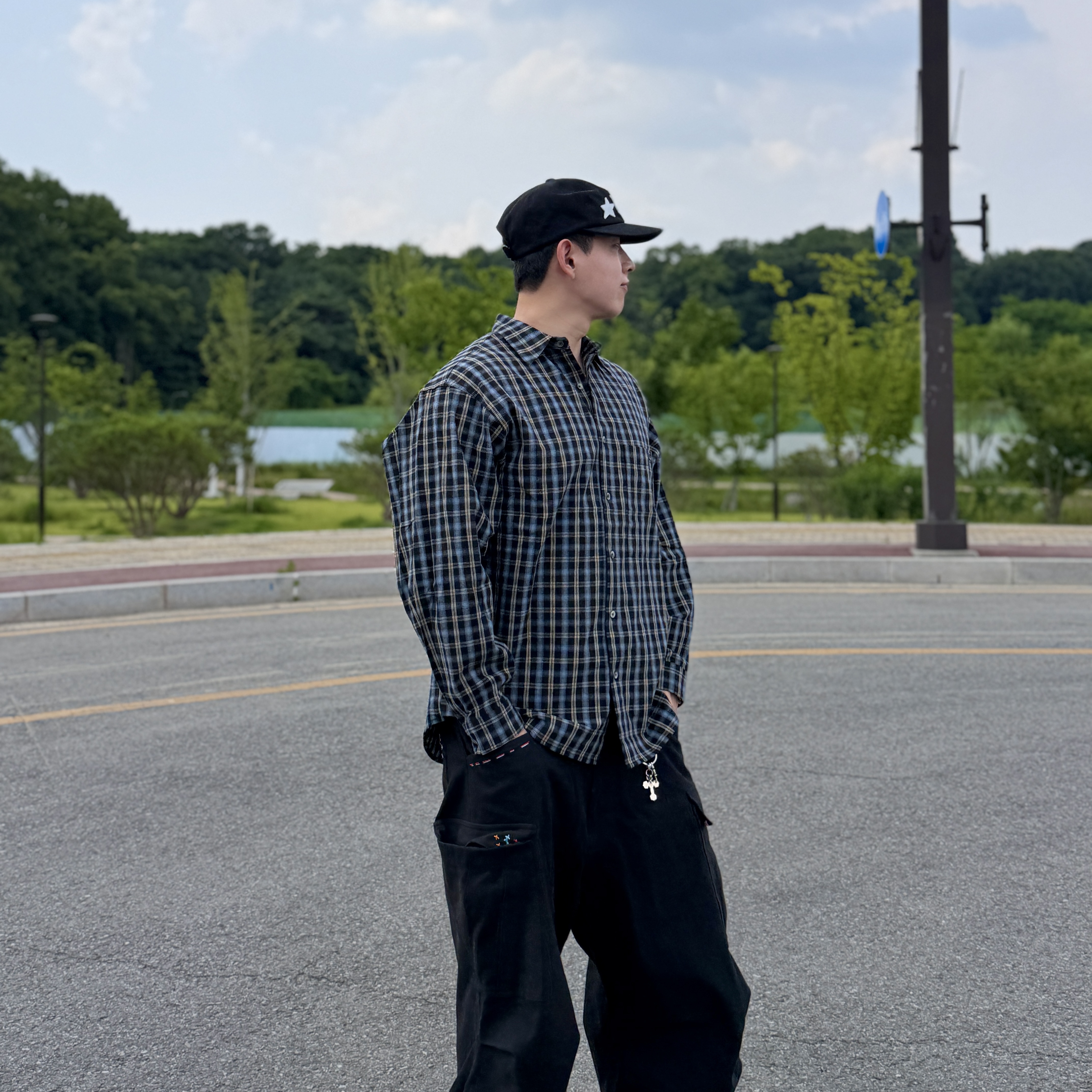 Maison Margiela Replica Paint Drop Sneakers Black, Nonnod Side Cargo Shorts Black 착용 스타일 - 7