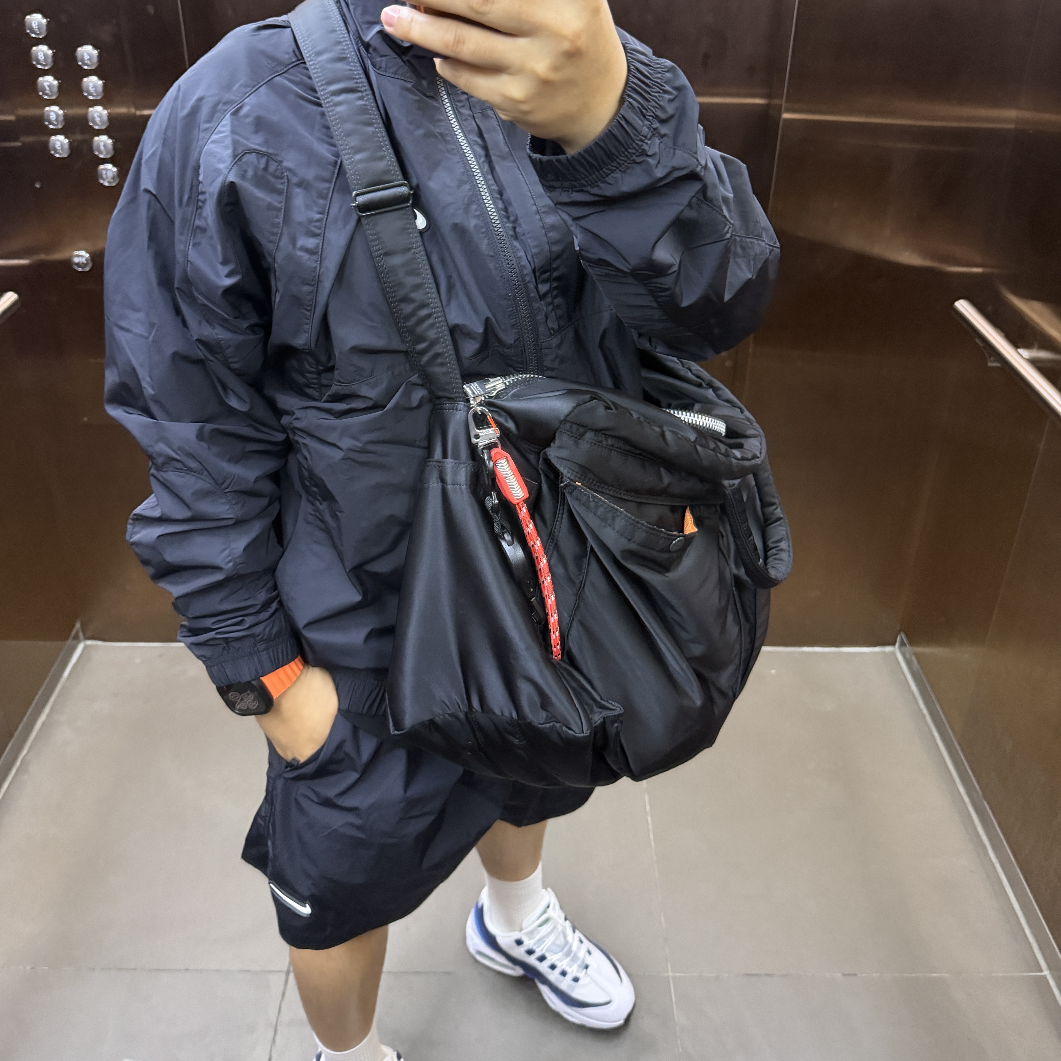 Nike x Drake Nocta Nylon Woven Shorts Black (FN8194-010) 착용 스타일