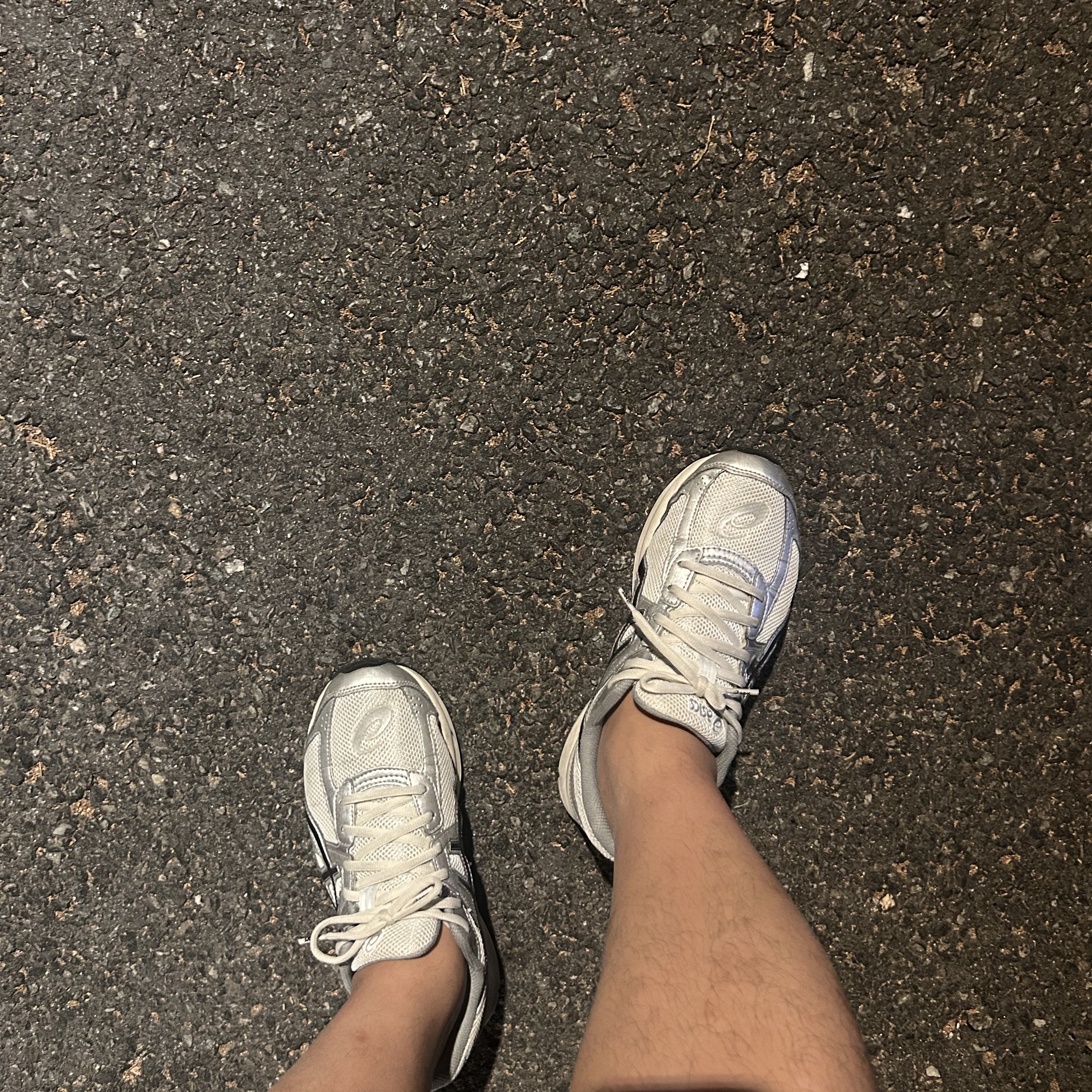 Asics Jog 100 S White Black - 2E Wide 착용 스타일