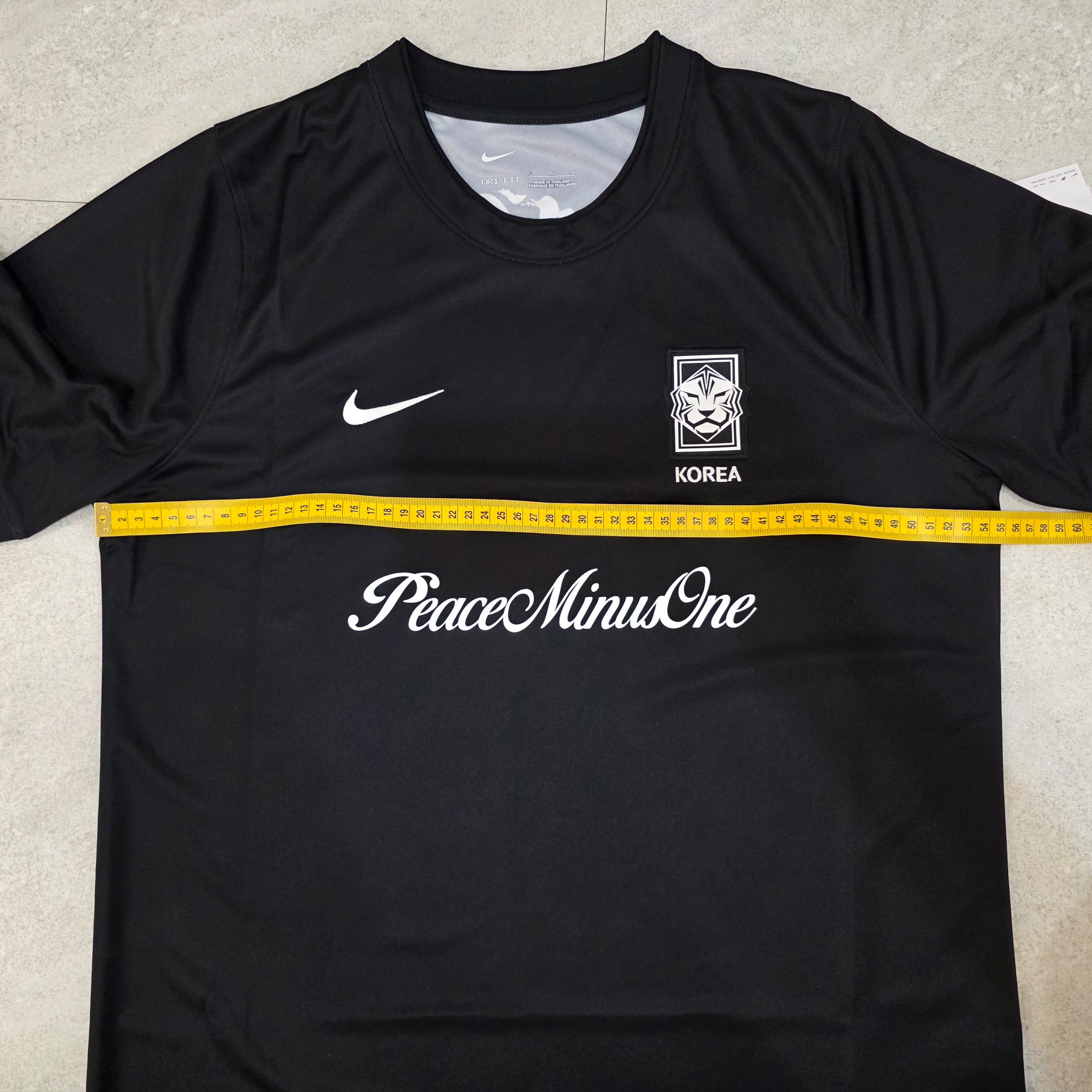 Nike x Peaceminusone Korea Academy Pro Short-Sleeve Football Top Black White 착용 스타일 - 2