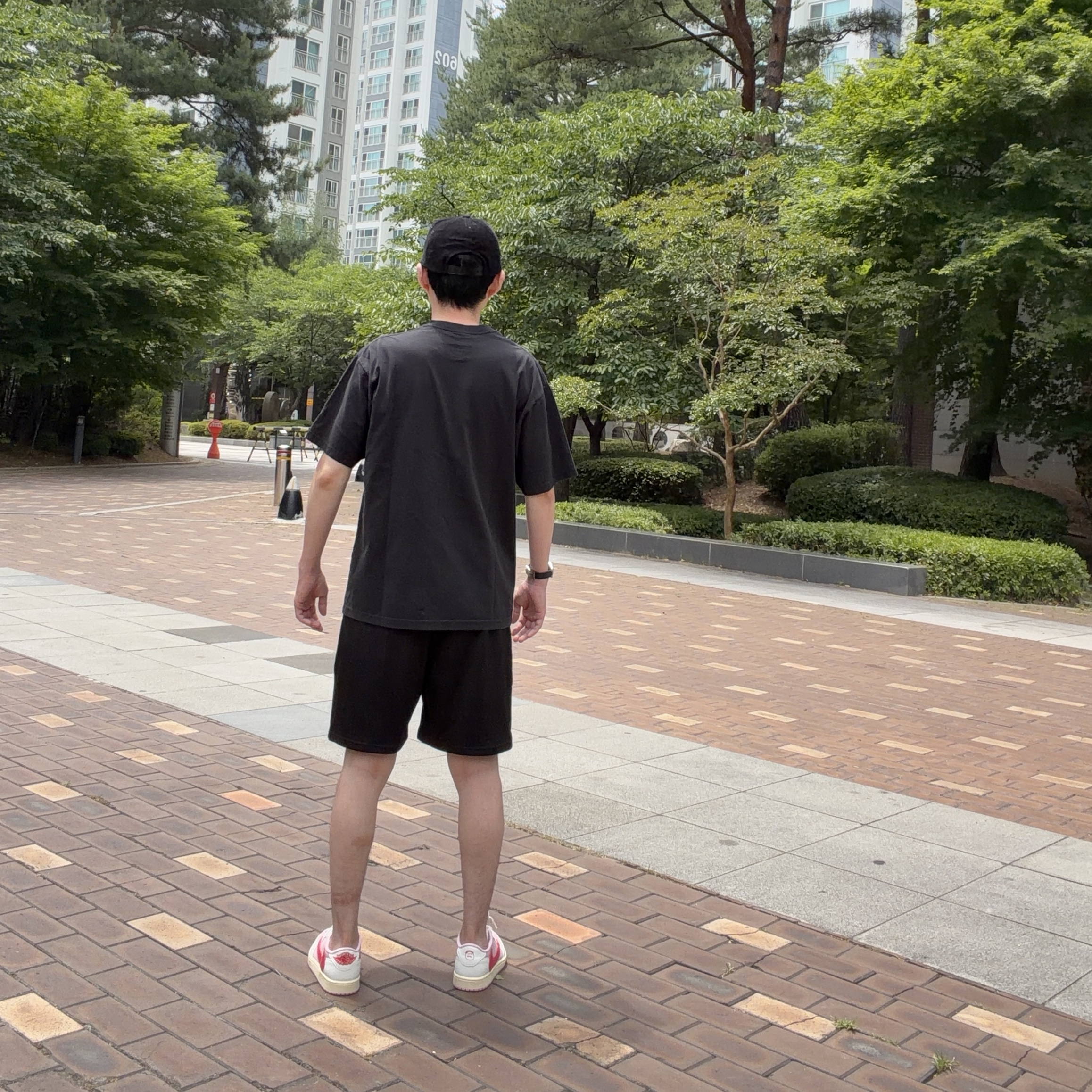 Supreme x MM6 Maison Margiela Money S/S Top Black - 26SS, Jordan 1 x Travis Scott Retro Low OG SP Sail Tropical Pink 착용 스타일 - 8