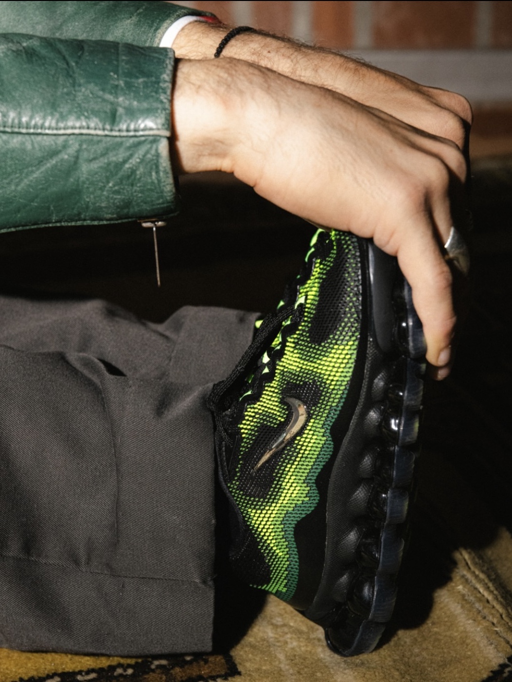 Nike Air Liquid Max Radiant Green and Green Apple, Nike x Fragment Air Liquid Max Black Anthracite 착용 스타일 - 2