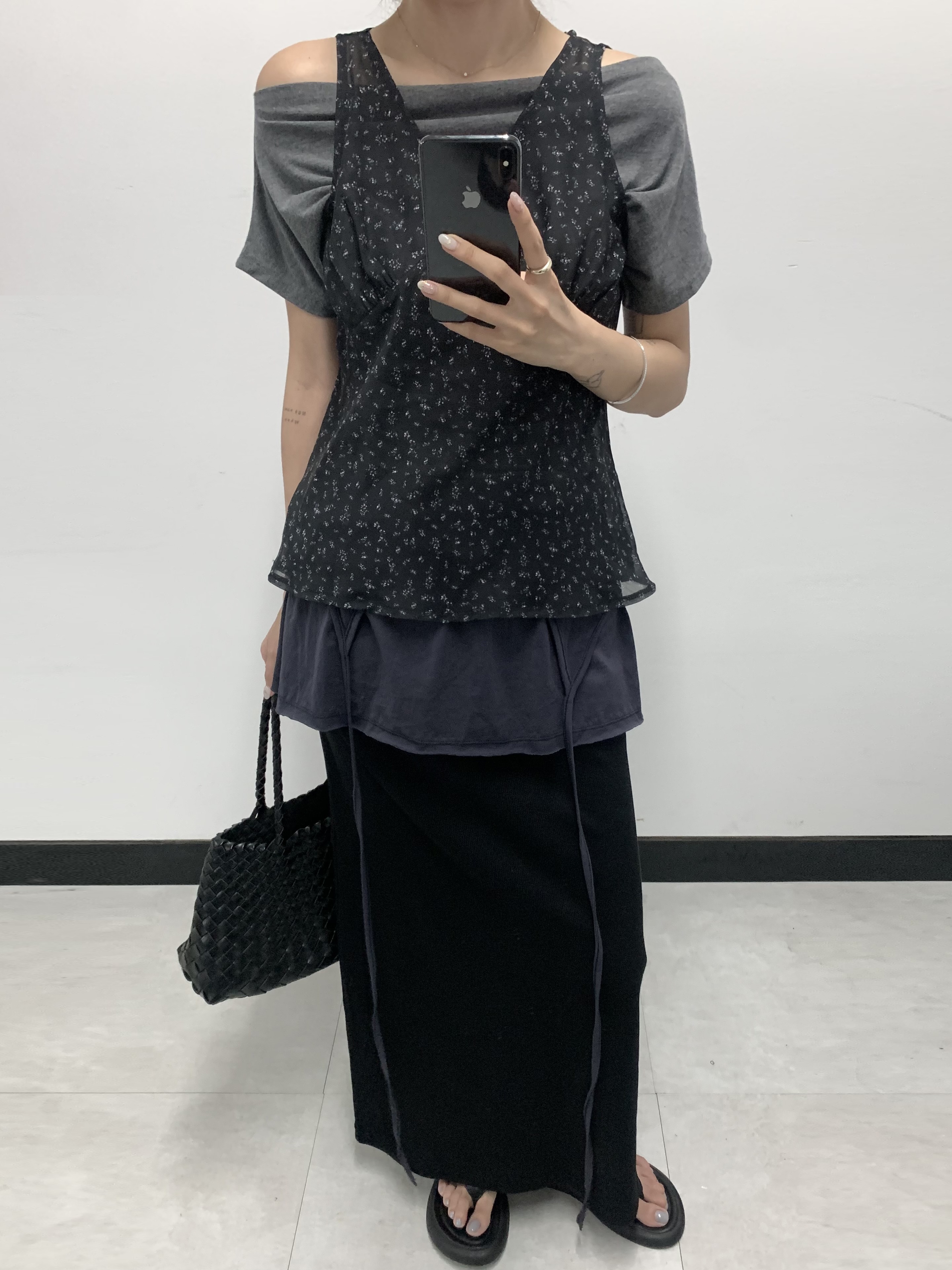 Dragon Diffusion Santa Croce Small Black, (W) Cartier D'Amour Necklace XS Yellow Gold Diamond 착용 스타일 - 1