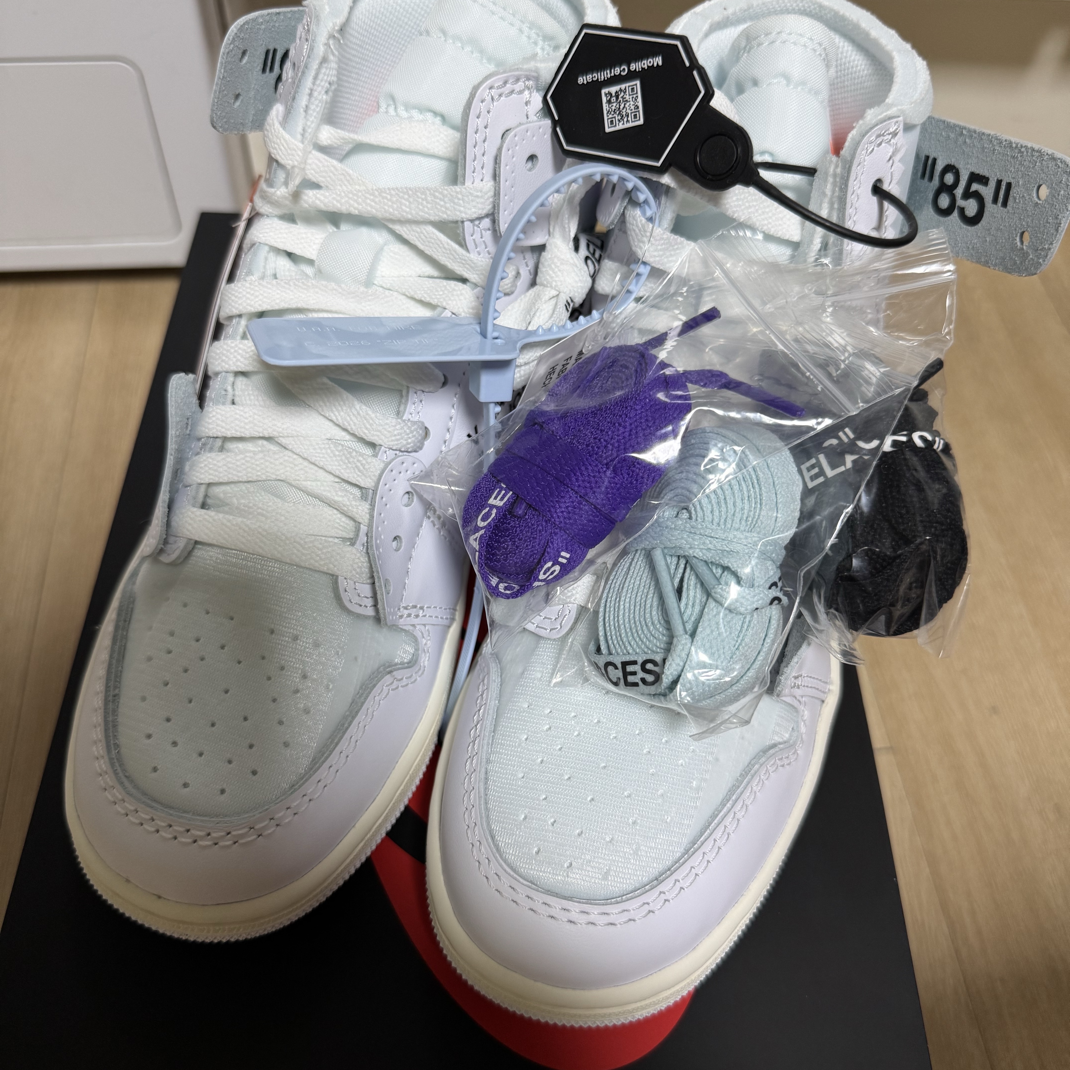 Jordan 1 x Virgil Abloh Archive Retro High Alaska White 착용 스타일 - 1