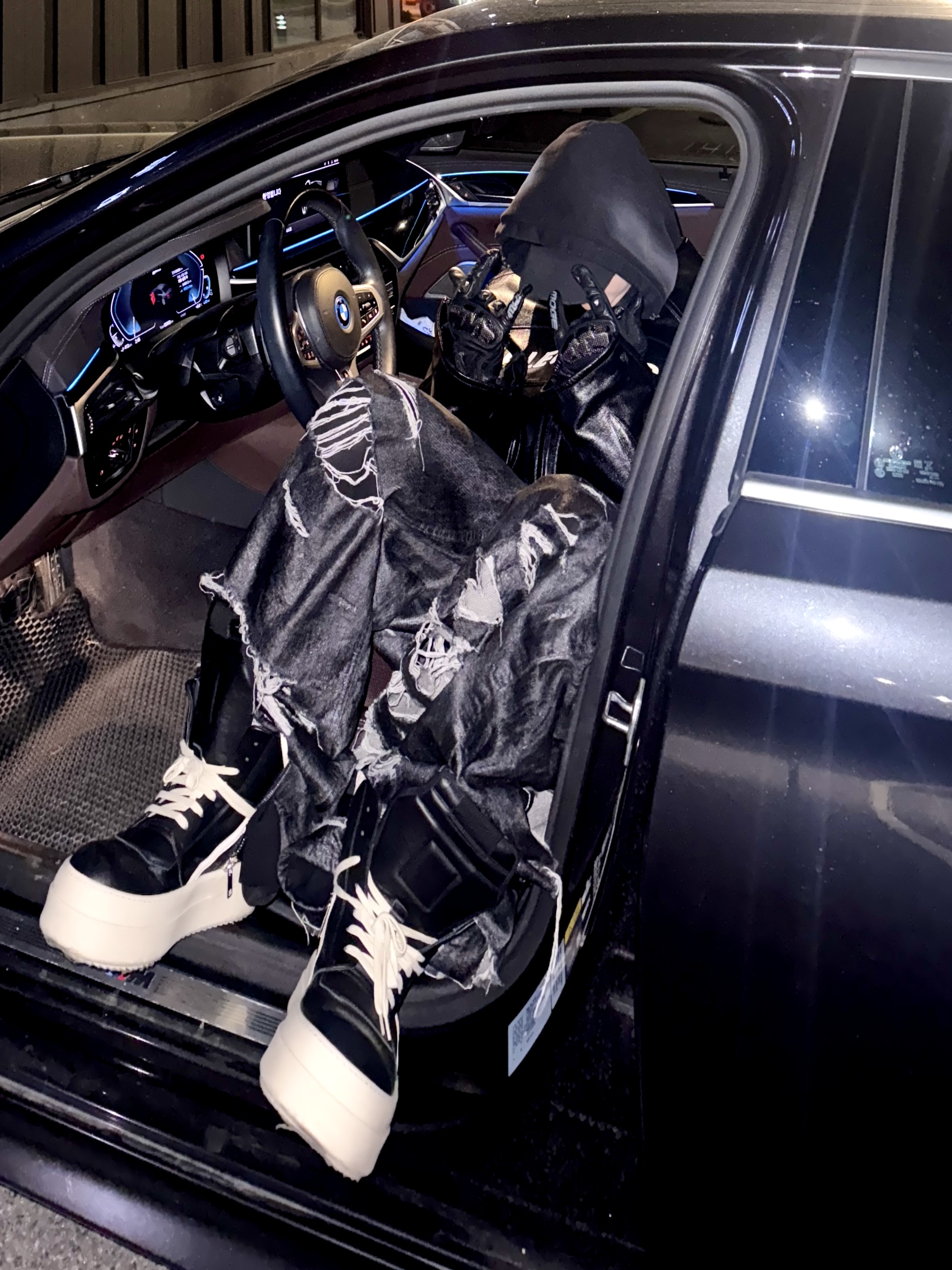 Rick Owens Hollywood Mega Bumper Geobasket in Full Grain Calf Leather Black Milk, Rick Owens Mega Bumper Geobasket Black Milk 착용 스타일 - 2