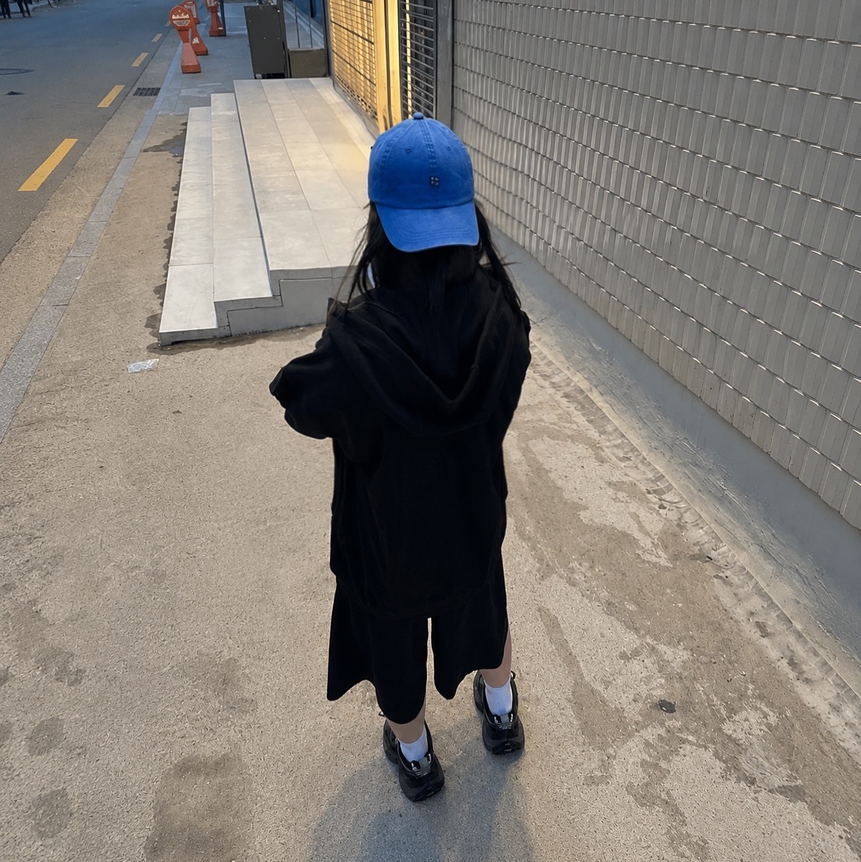 Ader Error Sig; TRS Tag Cap 01 Z-Blue, Balenciaga 6XL Sneakers Black Gray 착용 스타일