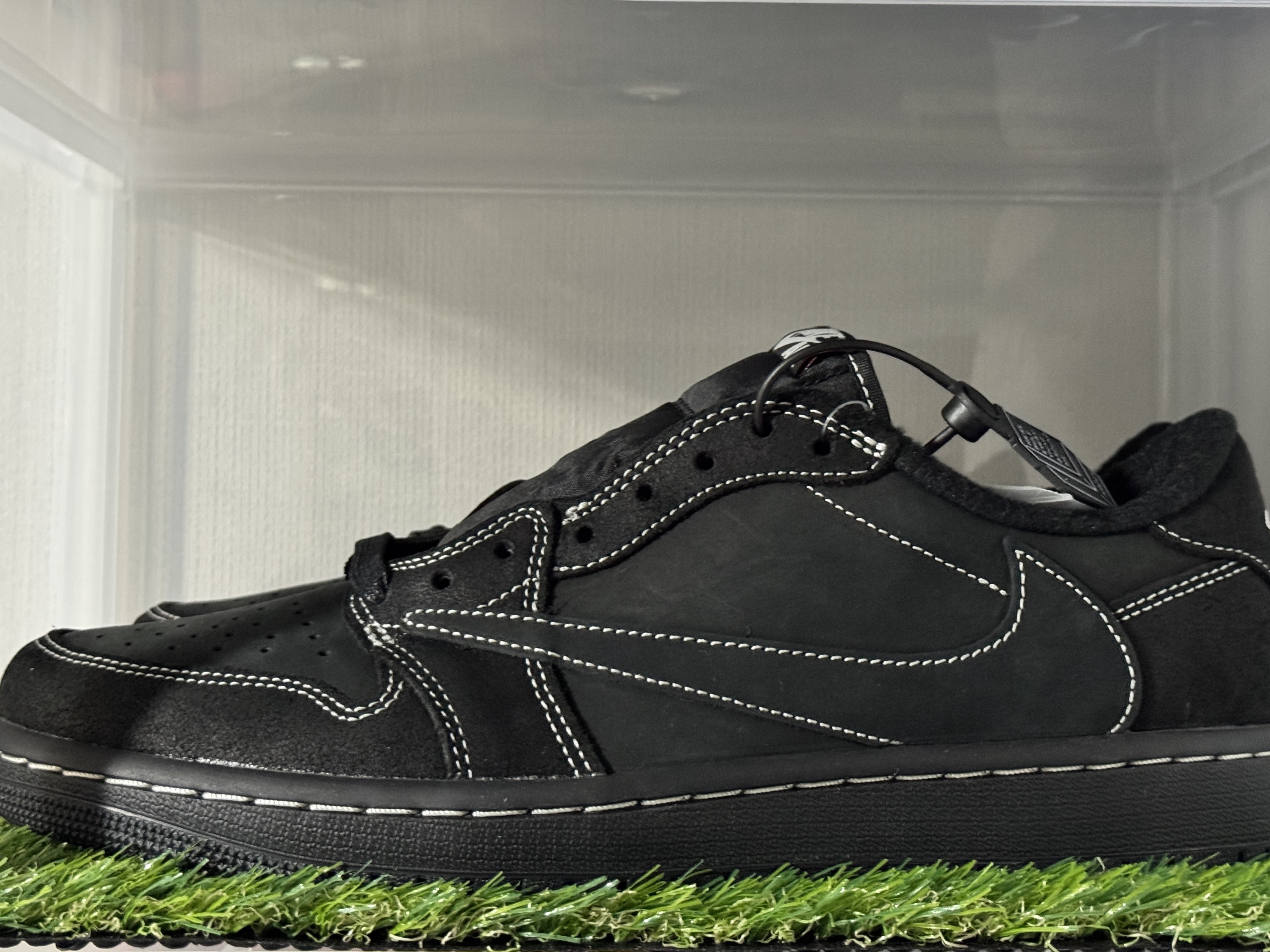 Jordan 1 x Travis Scott Retro Low OG SP Black Phantom 착용 스타일