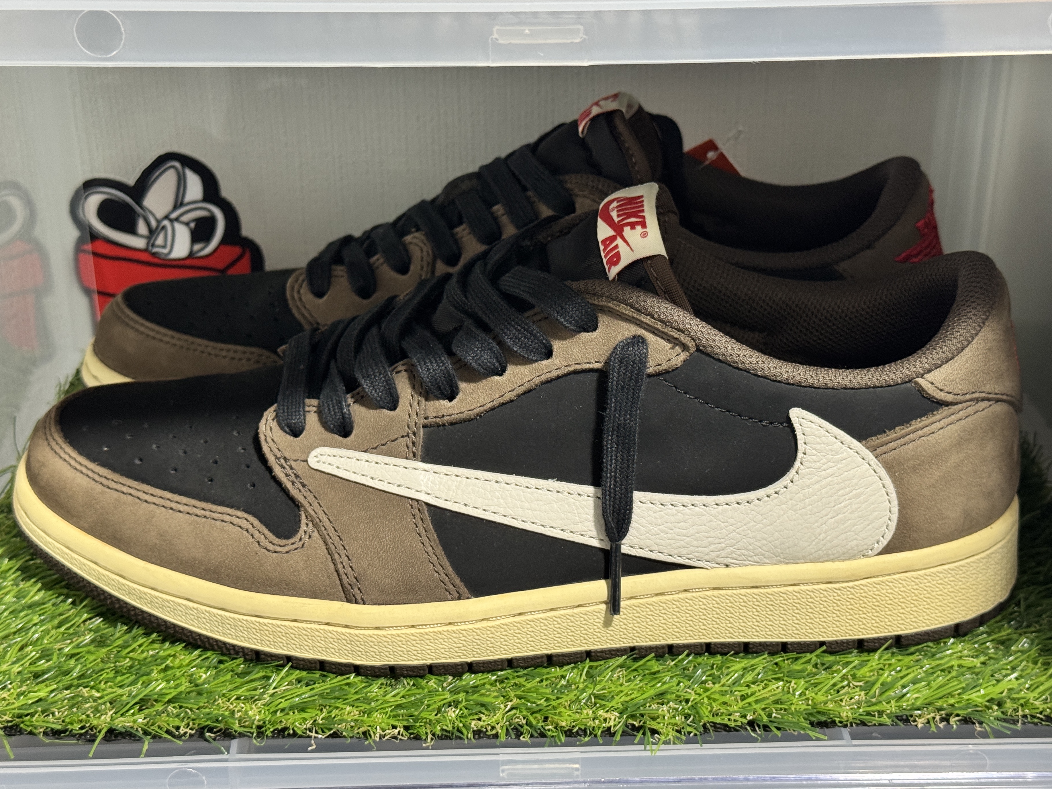 Jordan 1 x Travis Scott Retro Low OG SP Mocha 착용 스타일