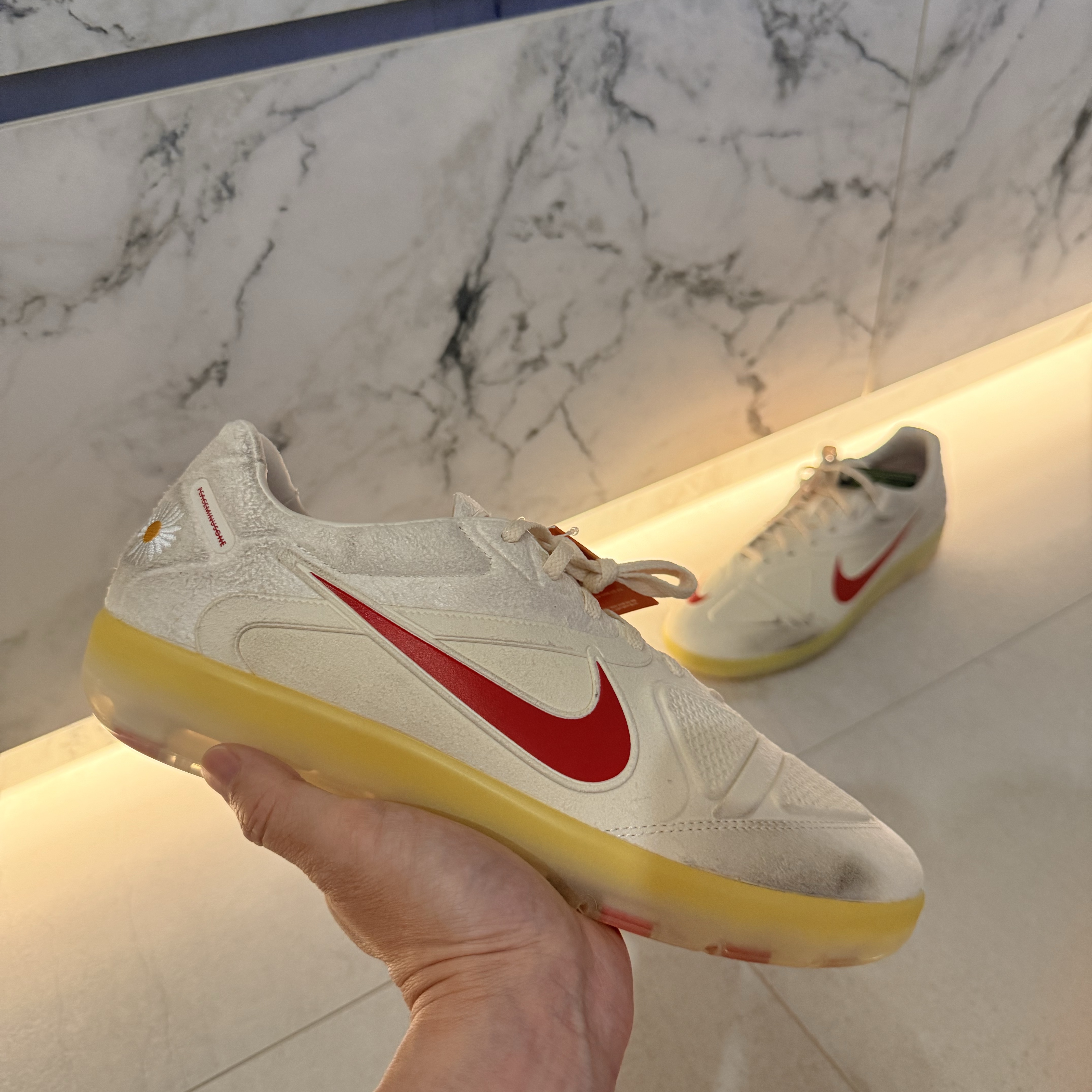 Nike x Peaceminusone Cryoshot CTR360 Natural and University Red 착용 스타일 - 2
