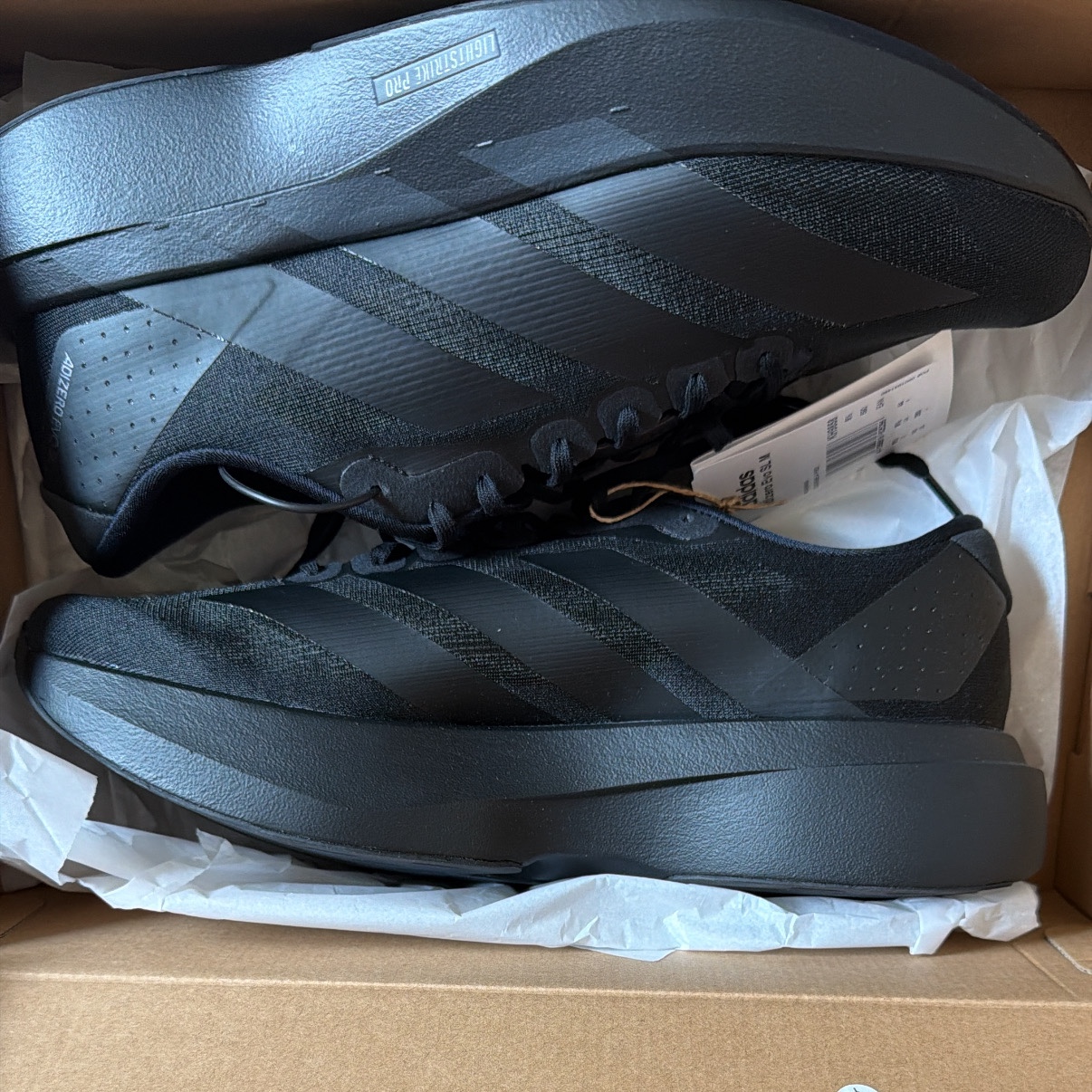 Adidas Adizero EVO SL Core Black Iron Metallic 착용 스타일