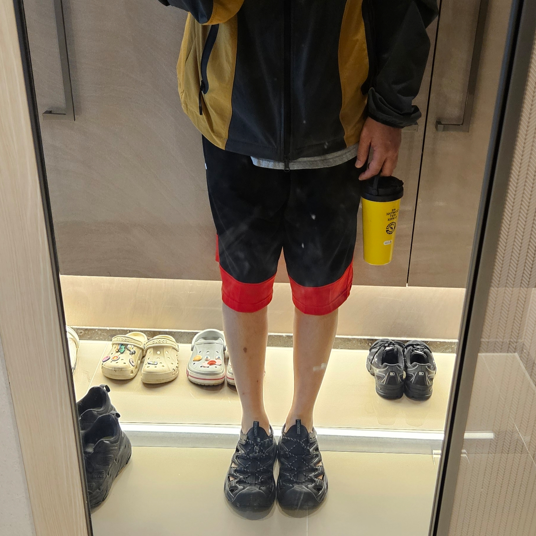 Hoka Hopara Black Castle Rock 착용 스타일 - 2