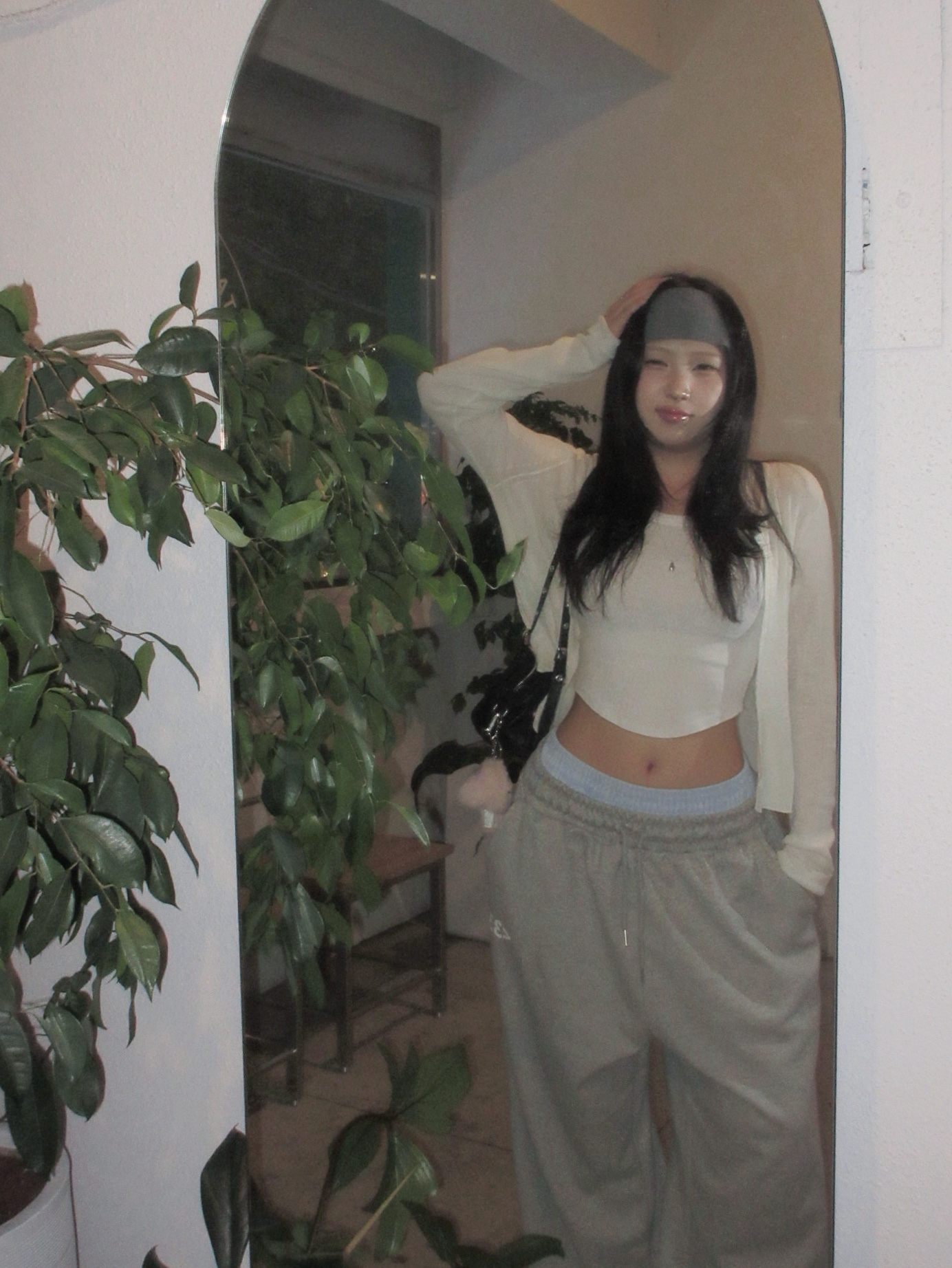 SLEEKGLOW Love Emoji Check Layered Sweatpants Gray 착용 스타일 - 4