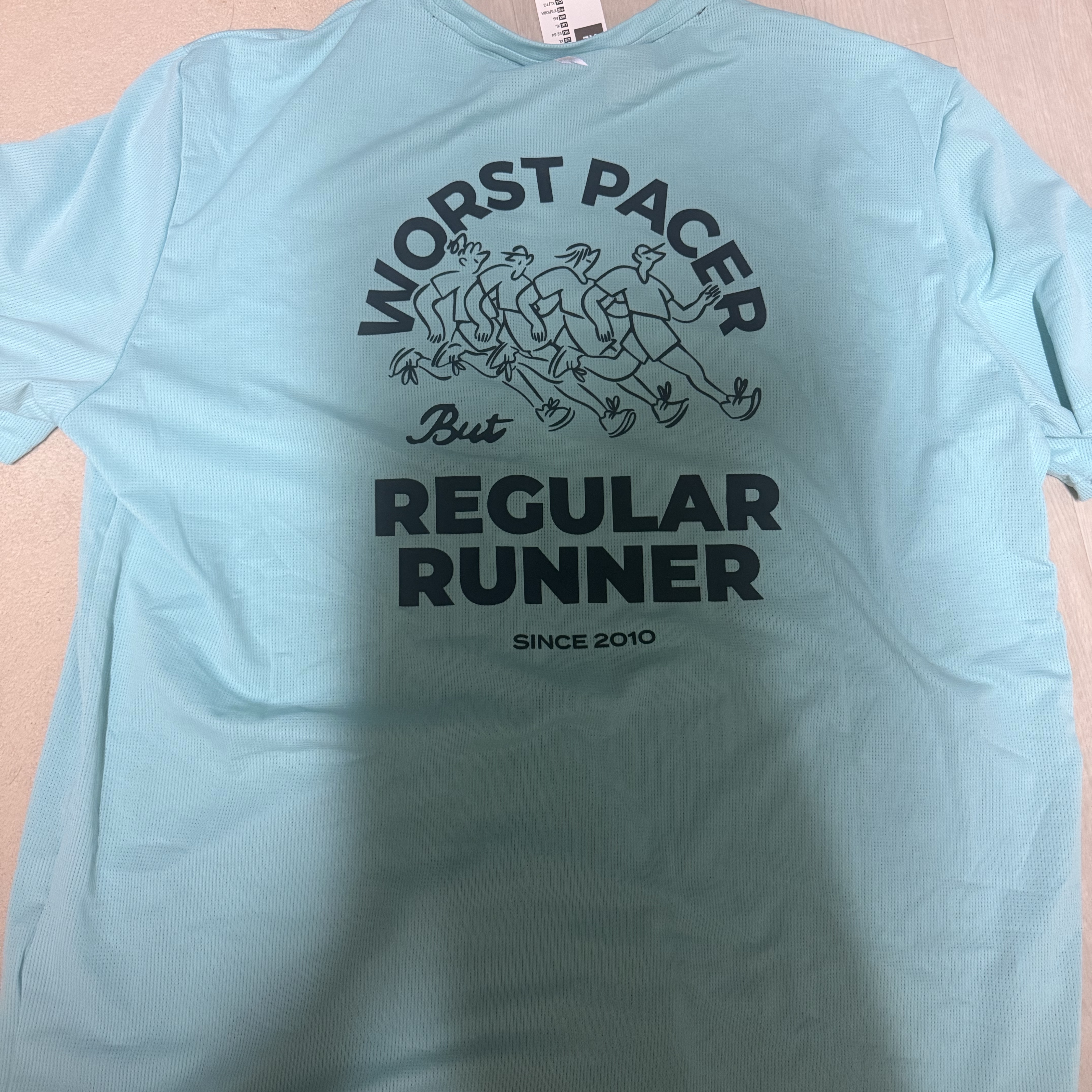 DECATHLON Men's Running Short-Sleeved T-Shirt Run Dry Graph 500 Lagoon Blue, Adidas Adizero Evo SL Woven Cloud White Lucid Red 착용 스타일 - 3