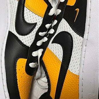 (GS) Nike Air Force 1 Low University Gold 착용 스타일