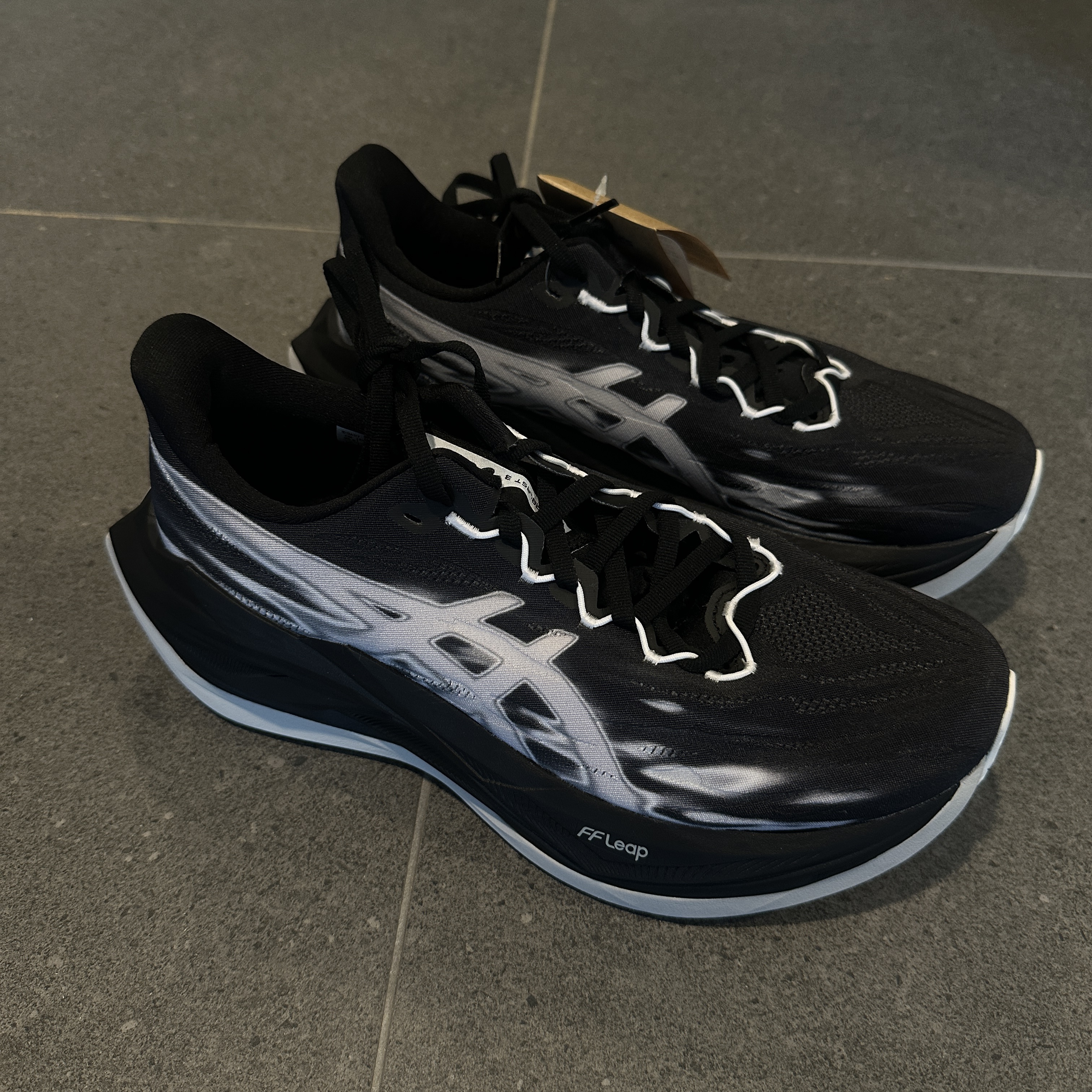 Asics Superblast 3 Black 착용 스타일 - 1