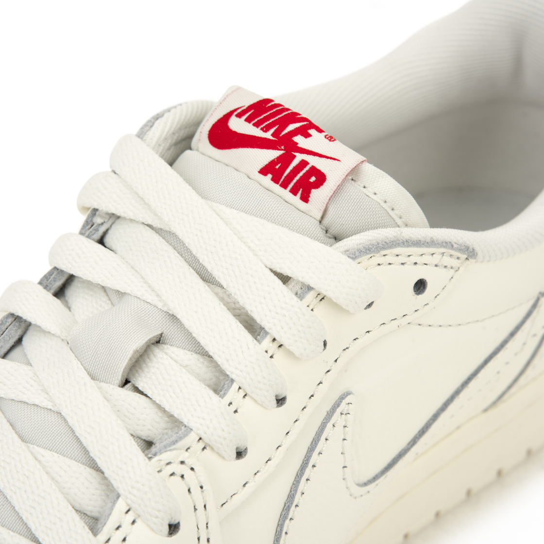 조던 1 레트로 로우 OG 세일 앤 유니버시티 레드(Jordan 1 Retro Low OG Sail and University Red) - 7