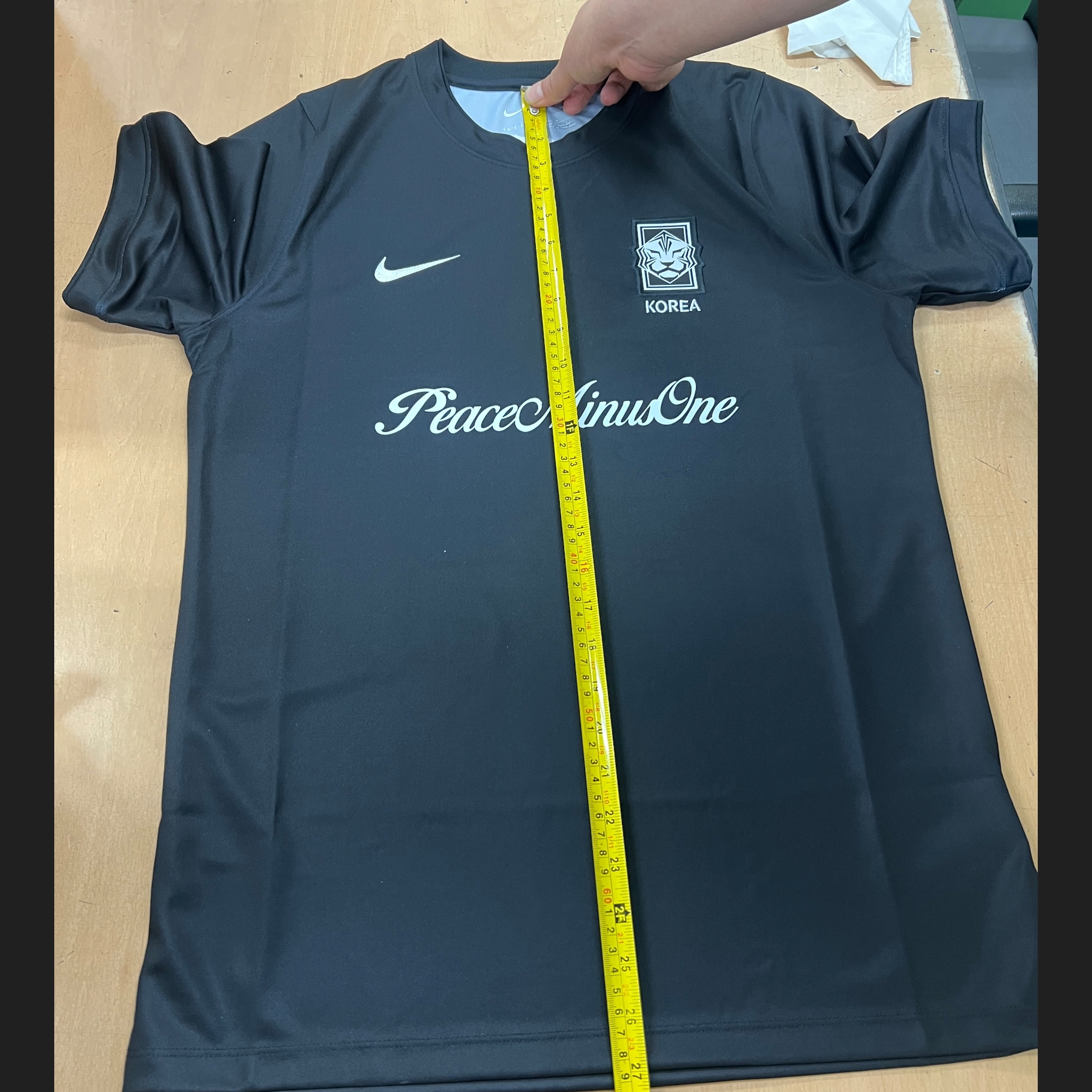 Nike x Peaceminusone Korea Academy Pro Short-Sleeve Football Top Black White 착용 스타일 - 2